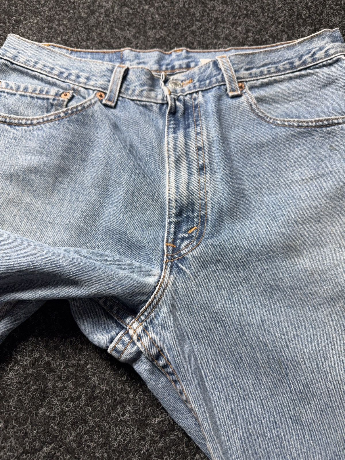 Levi's Vintage Clothing 90s Levi's 550 Distressed Dirty Relaxed Fit USA Retro Jeans Size US 35 - 7 Thumbnail