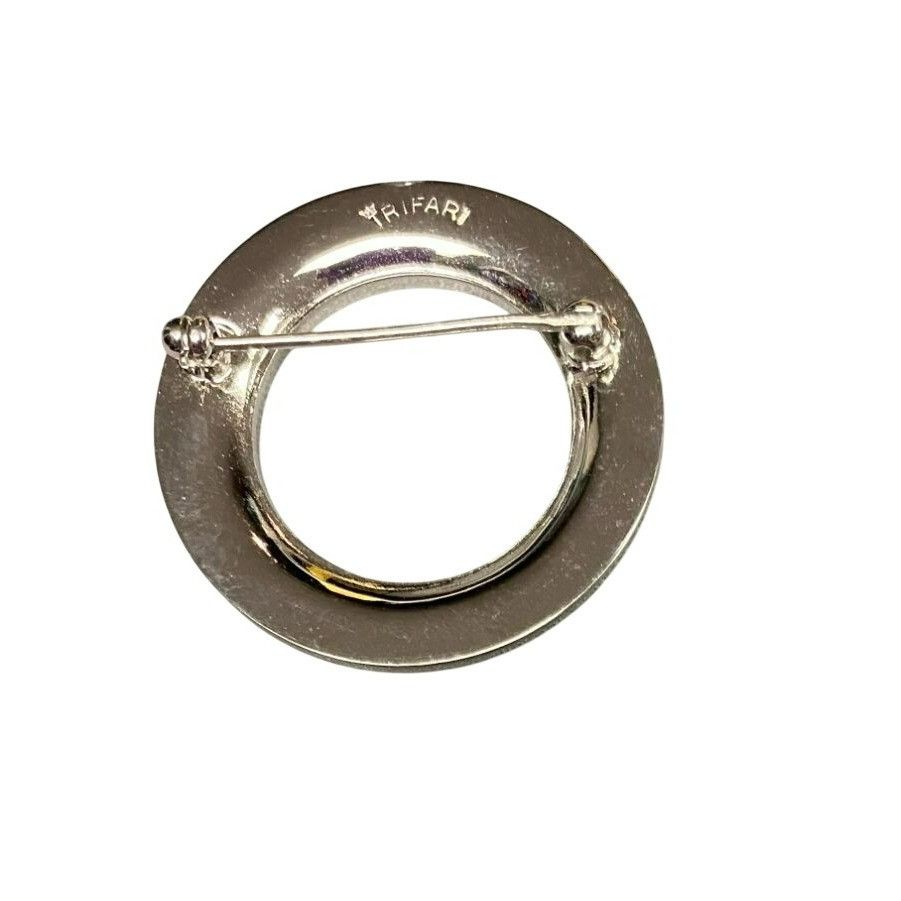 Other Vintage Crown Trifari Vintage Silver Circle Brooch Pin EUC Size ONE SIZE - 2 Thumbnail
