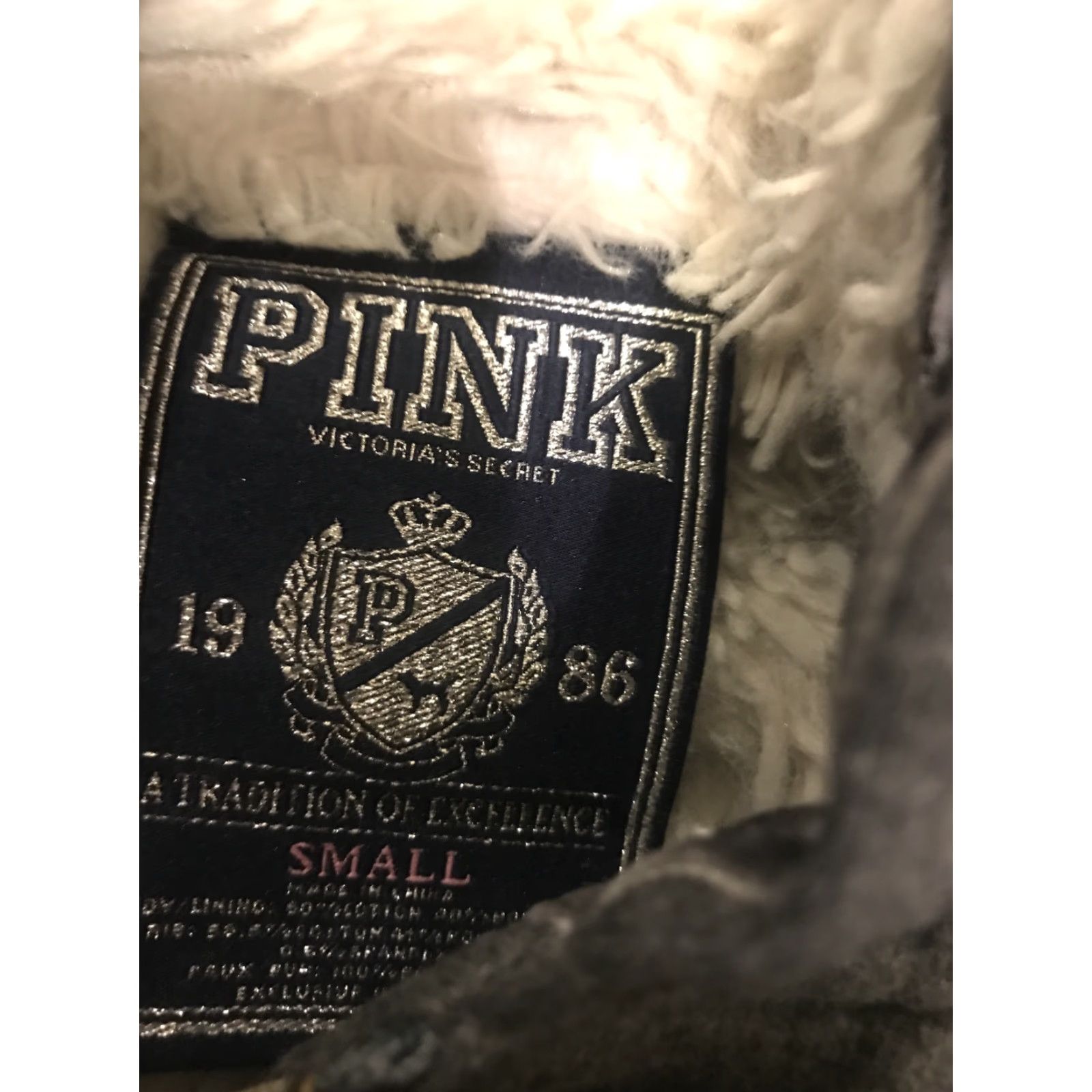Victoria's Secret Victoria’s Secret PINK Fur Lined Heavy Jacket Hoodie Zip Full Zip S Gray Womens Girls Petites Size S Size S / US 4 / IT 40 - 4 Thumbnail