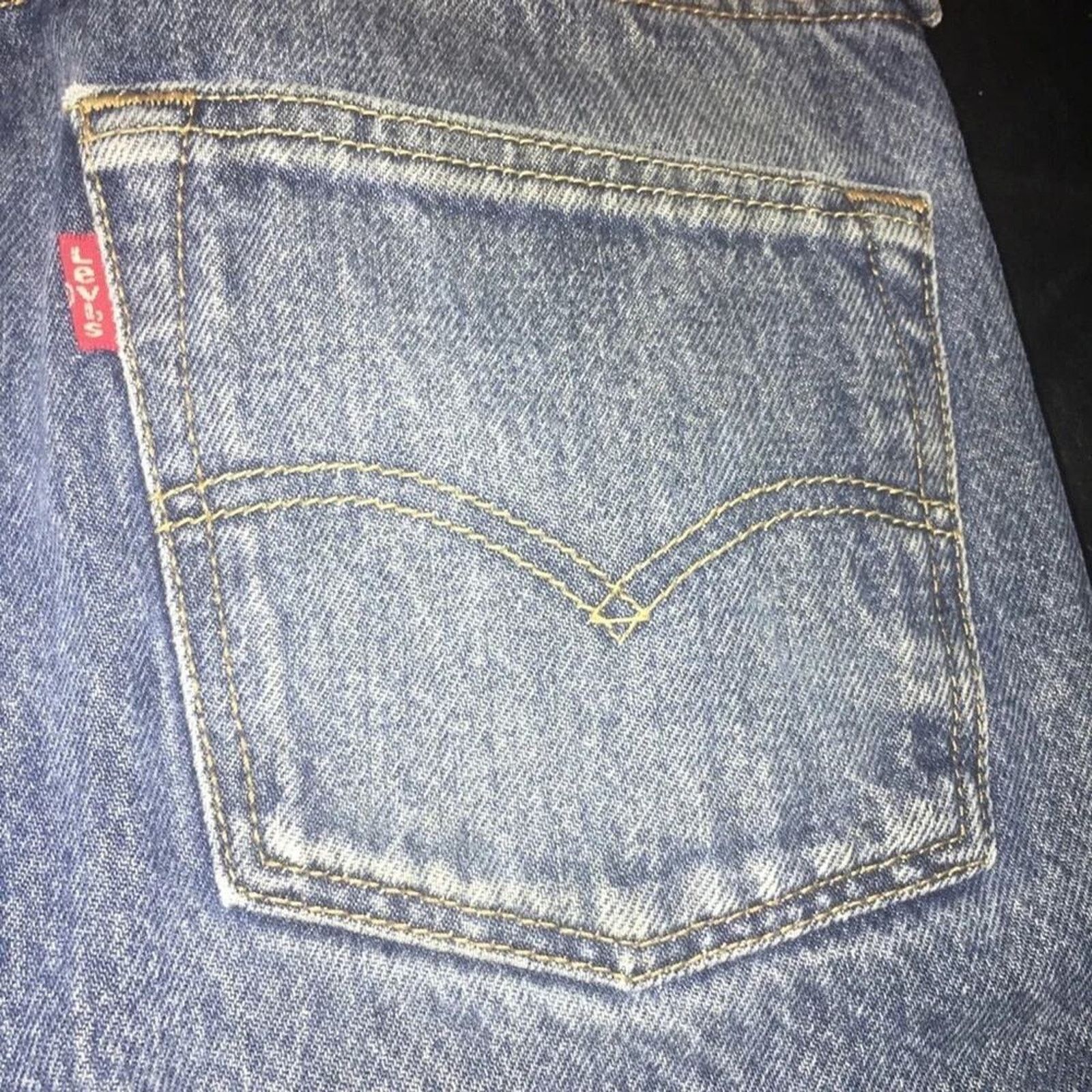 Levi's Levis 501 light wash button fly Jeans, size 31 Size US 31 - 5 Thumbnail