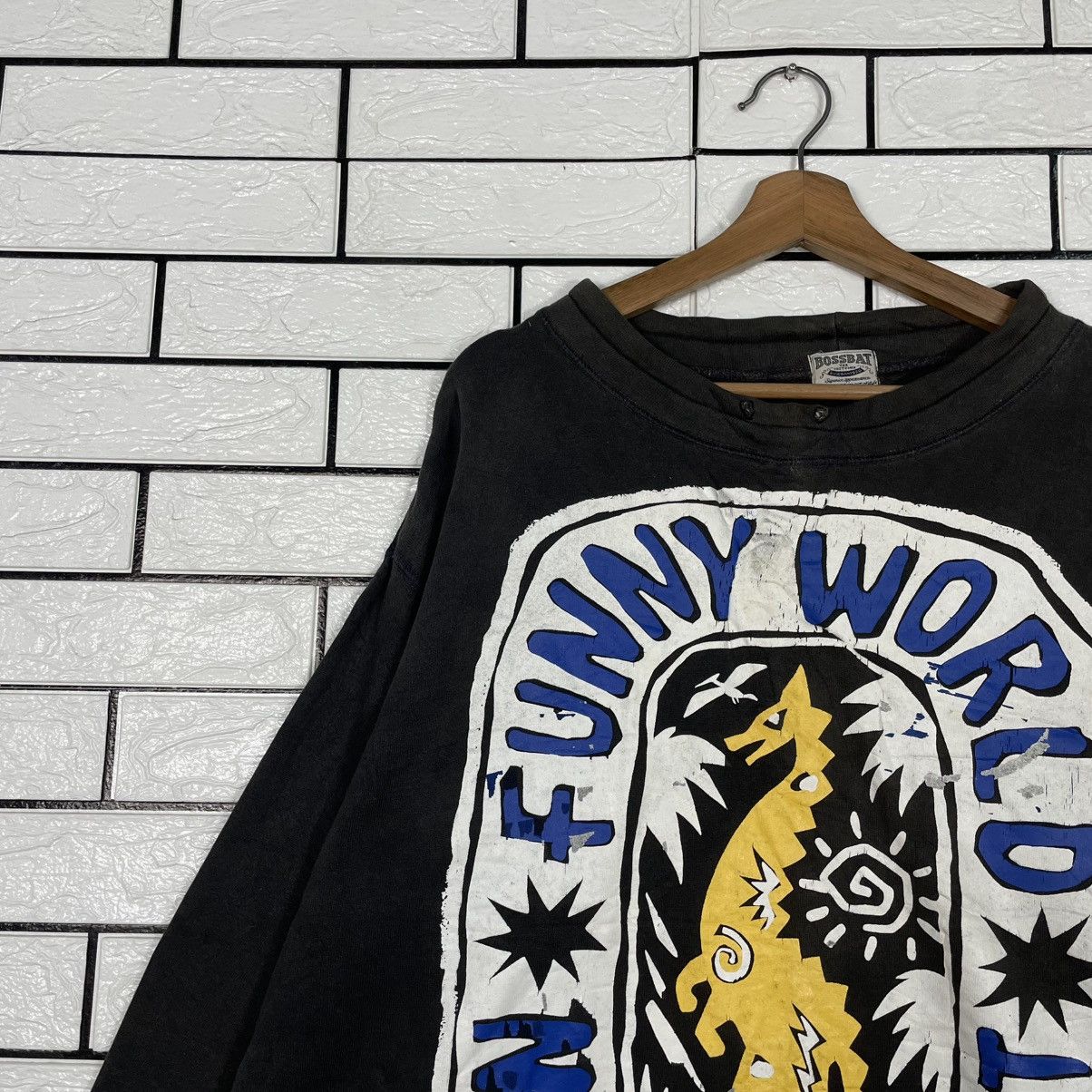 Japanese Brand Japanese Brand Bossbat Funny Wall Sweatshirt Size US M / EU 48-50 / 2 - 6 Thumbnail