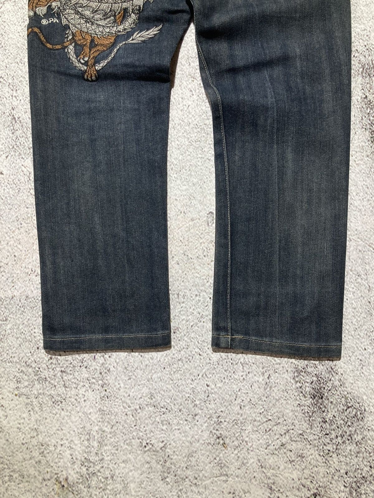 Japanese Brand 2000s Sugoi Tatto Embroidery Dragon Tiger Denim Jeans Size US 29 - 7 Thumbnail