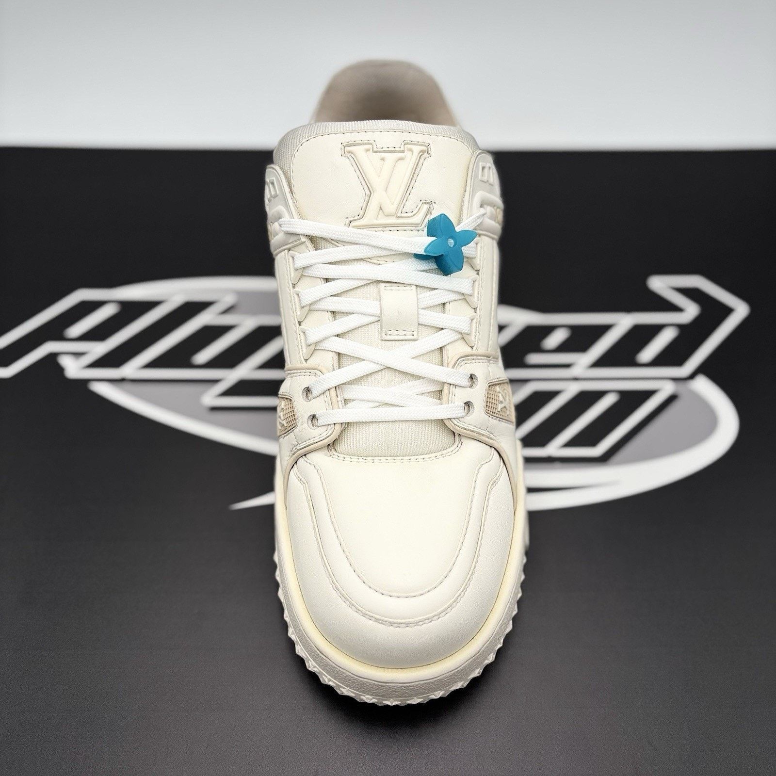 Louis Vuitton Louis Vuitton Maxi Trainer ' White ' | GREAT CONDITION! Size US 9.5 / EU 42-43 - 15 Thumbnail