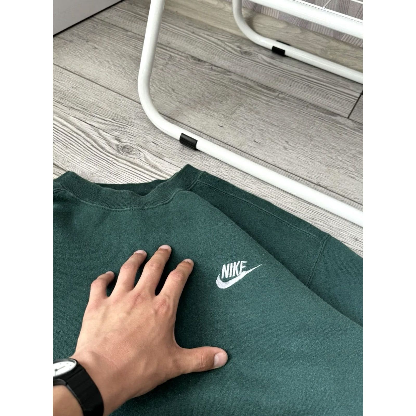 Nike VINTAGE Nike Sweatshirt M Adults Green 90s Retro Y2K Boxy Distressed Streetwear Mens Size US M / EU 48-50 / 2 - 5 Thumbnail