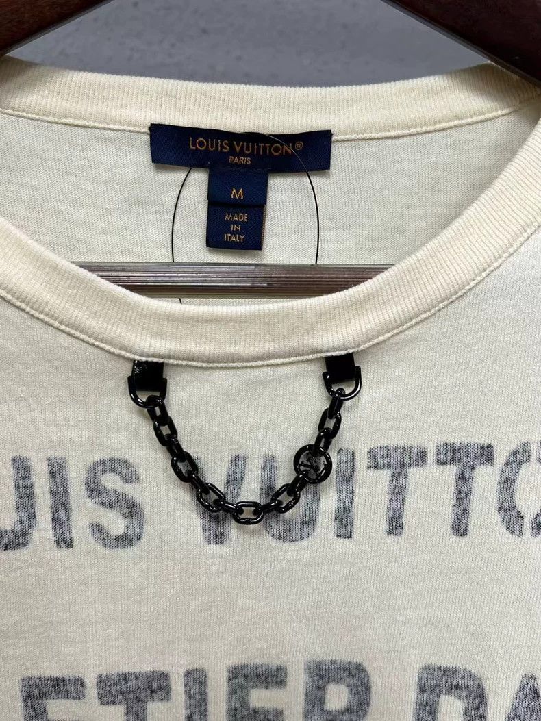 Louis Vuitton Louis Vuitton New slogan short sleeve Size US M / EU 48-50 / 2 - 3 Thumbnail