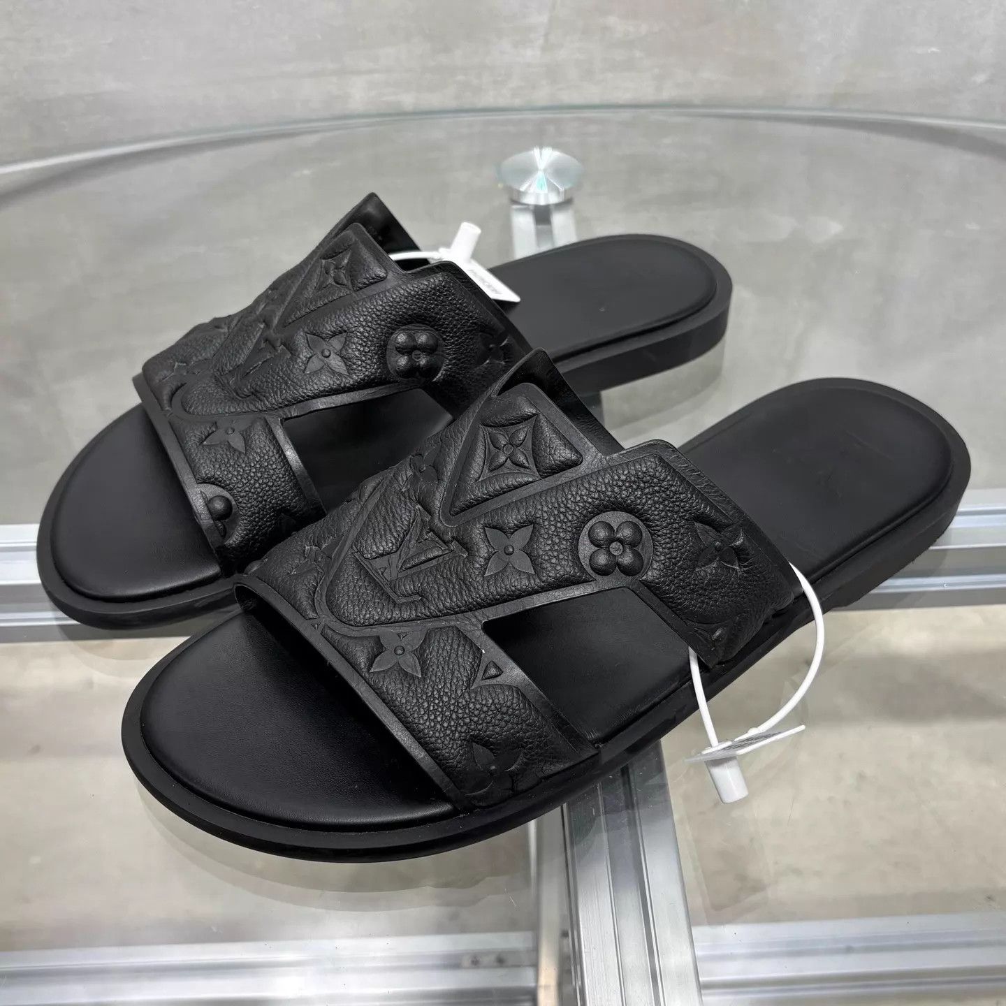 Louis Vuitton LV Oasis Black Monogram Slipper UK7/41 Size US 8 / EU 41 - 2 Thumbnail