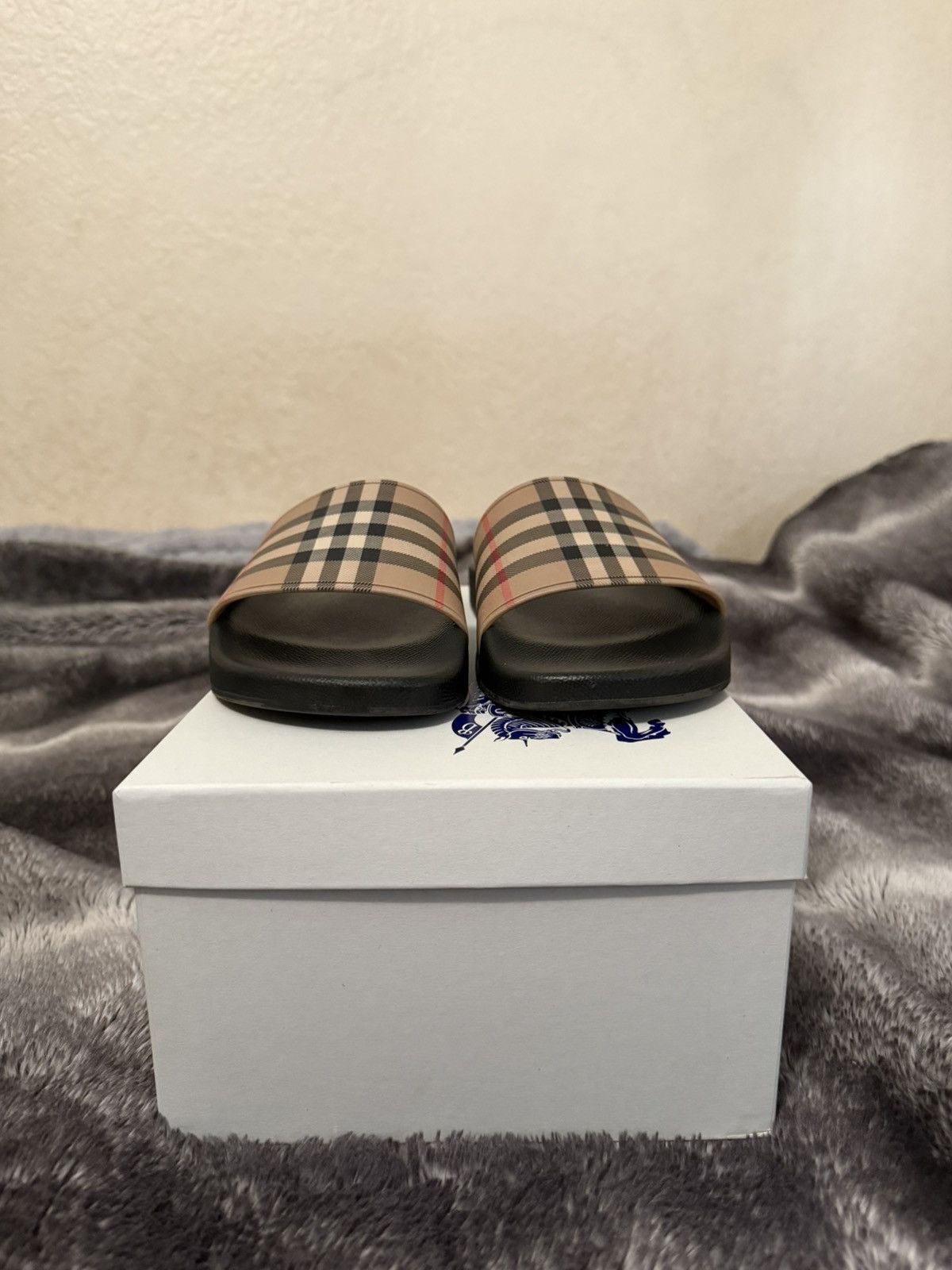 Burberry Burberry Slides Size US 7.5 / IT 37.5 - 2 Thumbnail