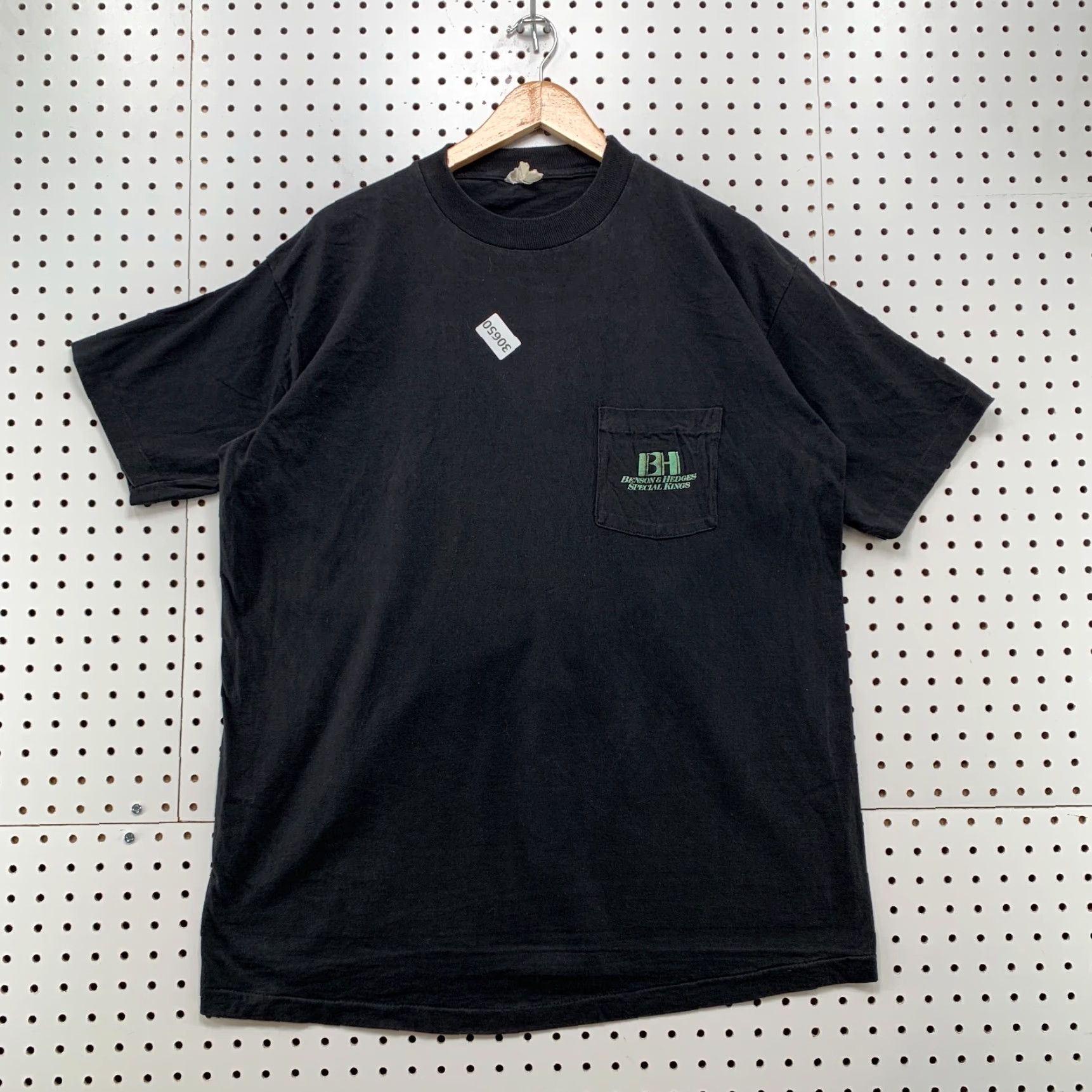 Vintage VINTAGE Benson & Hedges Pocket Shirt Mens XL Black Single Stitch 80s CIG 24x31.5 Crew Neck Short Sleeve Cotton Nationa Mill T-Shirt Size US XL / EU 56 / 4 - 2 Thumbnail