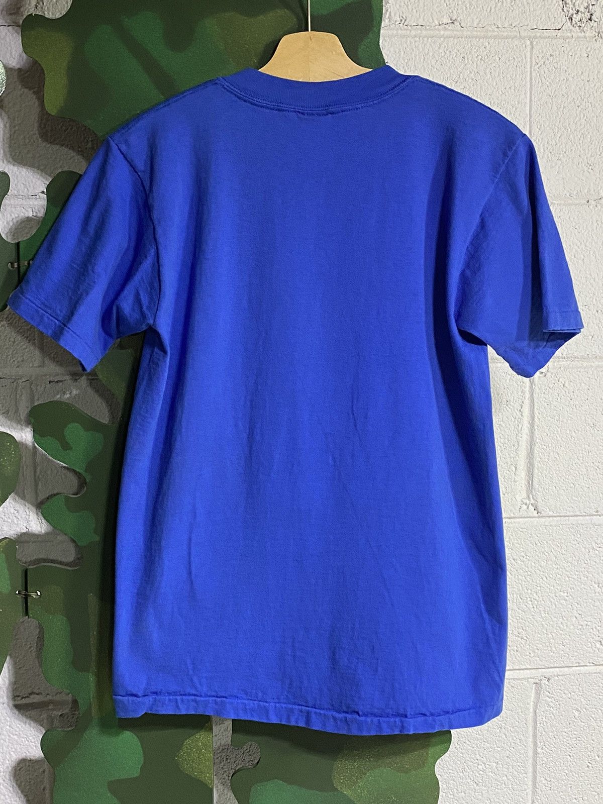 Vintage 89.7 KLCC Eugene OR radio Onieta t shirt (sz M) Size US M / EU 48-50 / 2 - 2 Thumbnail