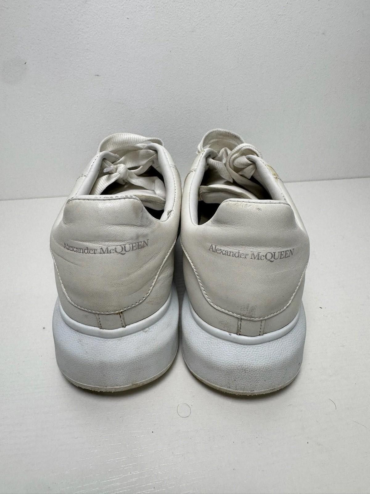 Alexander McQueen Alexander McQueen Oversized Spray Paint Sneaker SZ 43 White Size US 10 / EU 43 - 4 Thumbnail