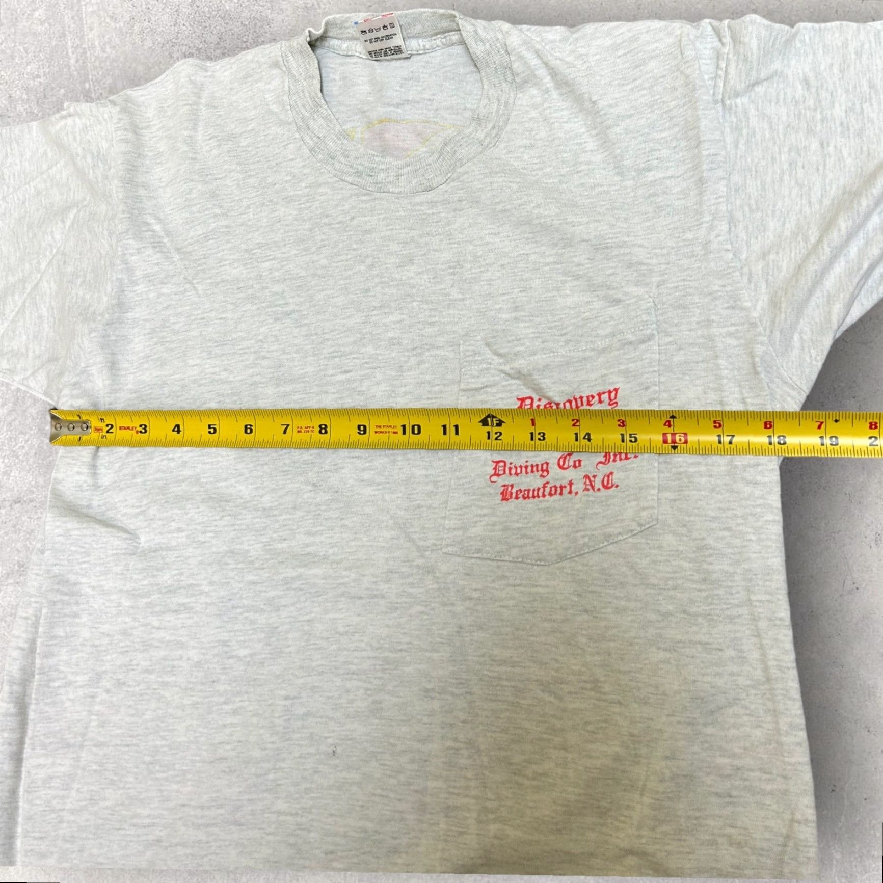 Fruit Of The Loom VINTAGE Scuba Diving Club Single Stitch T Shirt Gray Small Mens S Cotton Graphic Tee 1990s Size US S / EU 44-46 / 1 - 7 Thumbnail