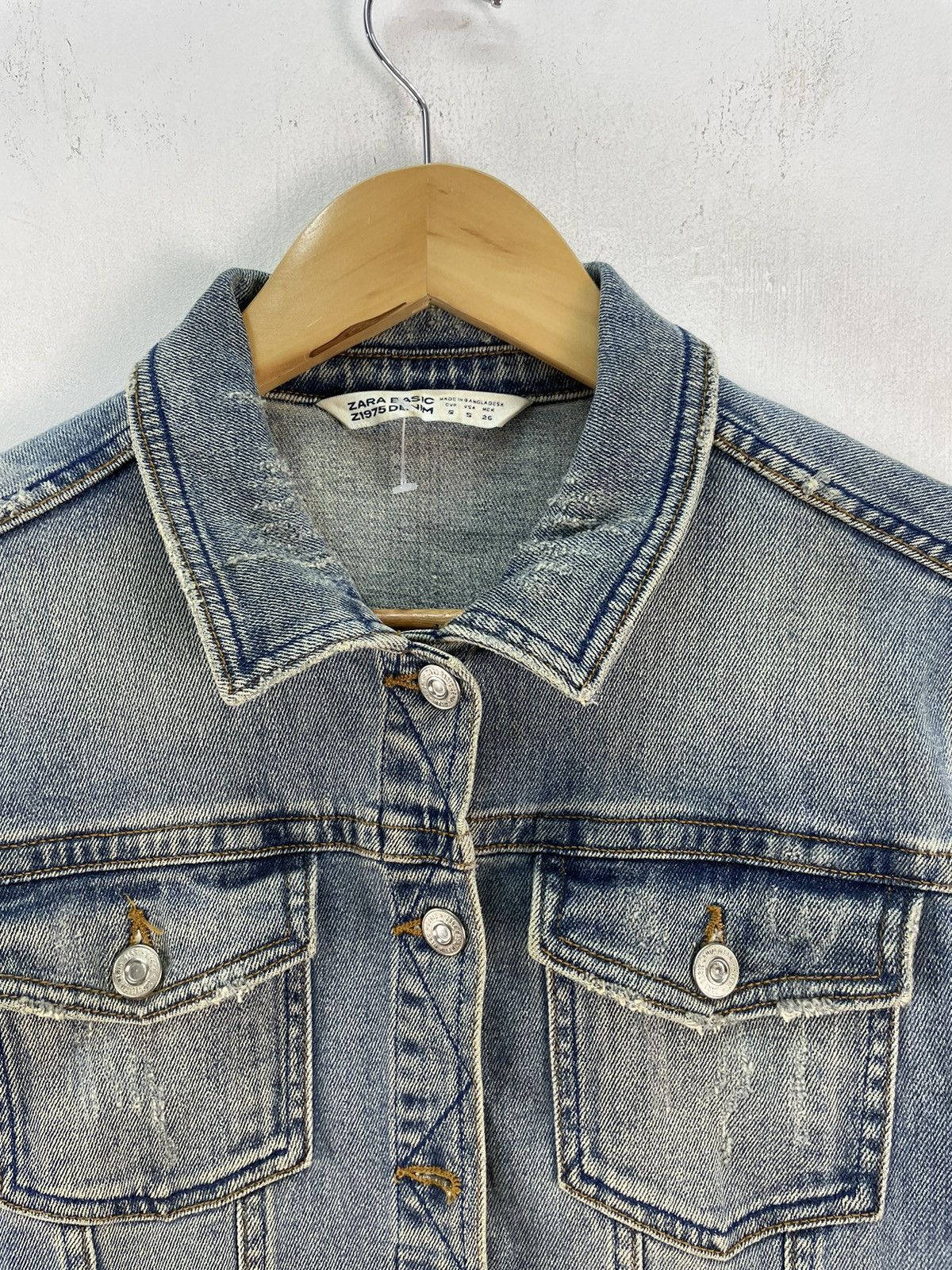 Zara Zara Women Trucker Denim Jacket Faded Wash Distressed Size S / US 4 / IT 40 - 2 Thumbnail