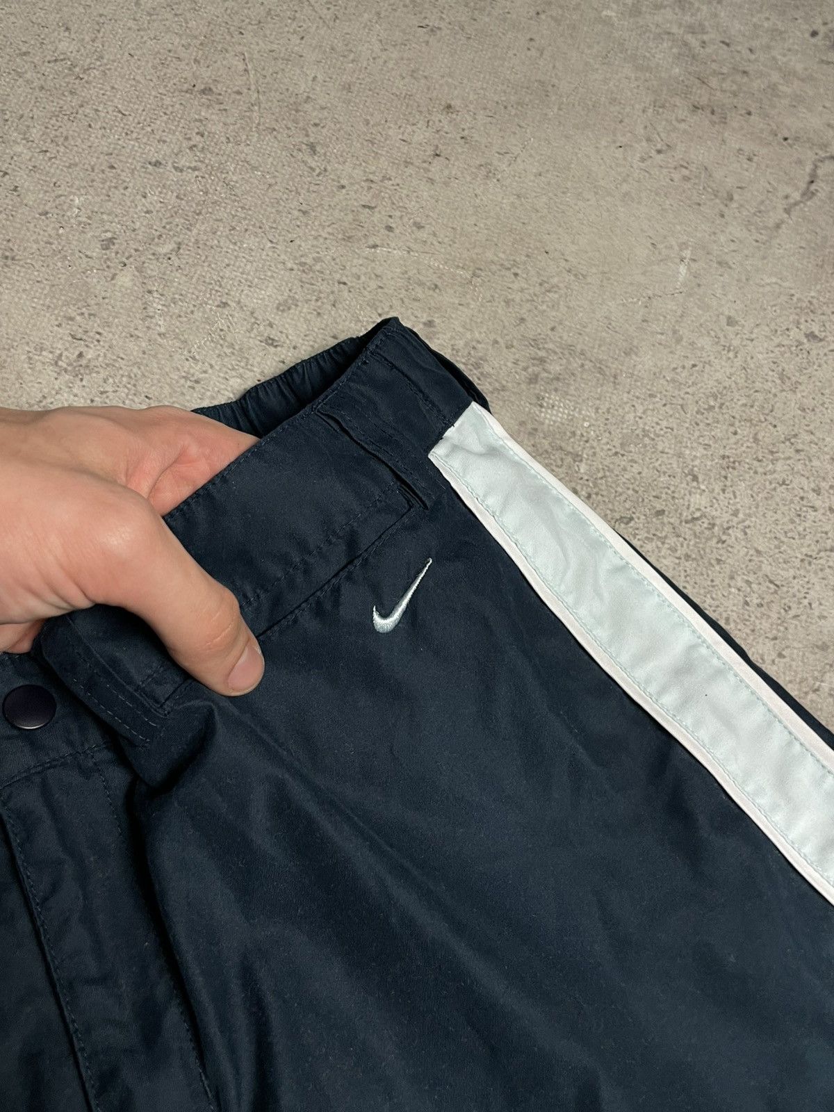 Nike Vintage Nike Nylon Track Pants womens M parachute wide leg Size 30" / US 8 / IT 44 - 5 Thumbnail