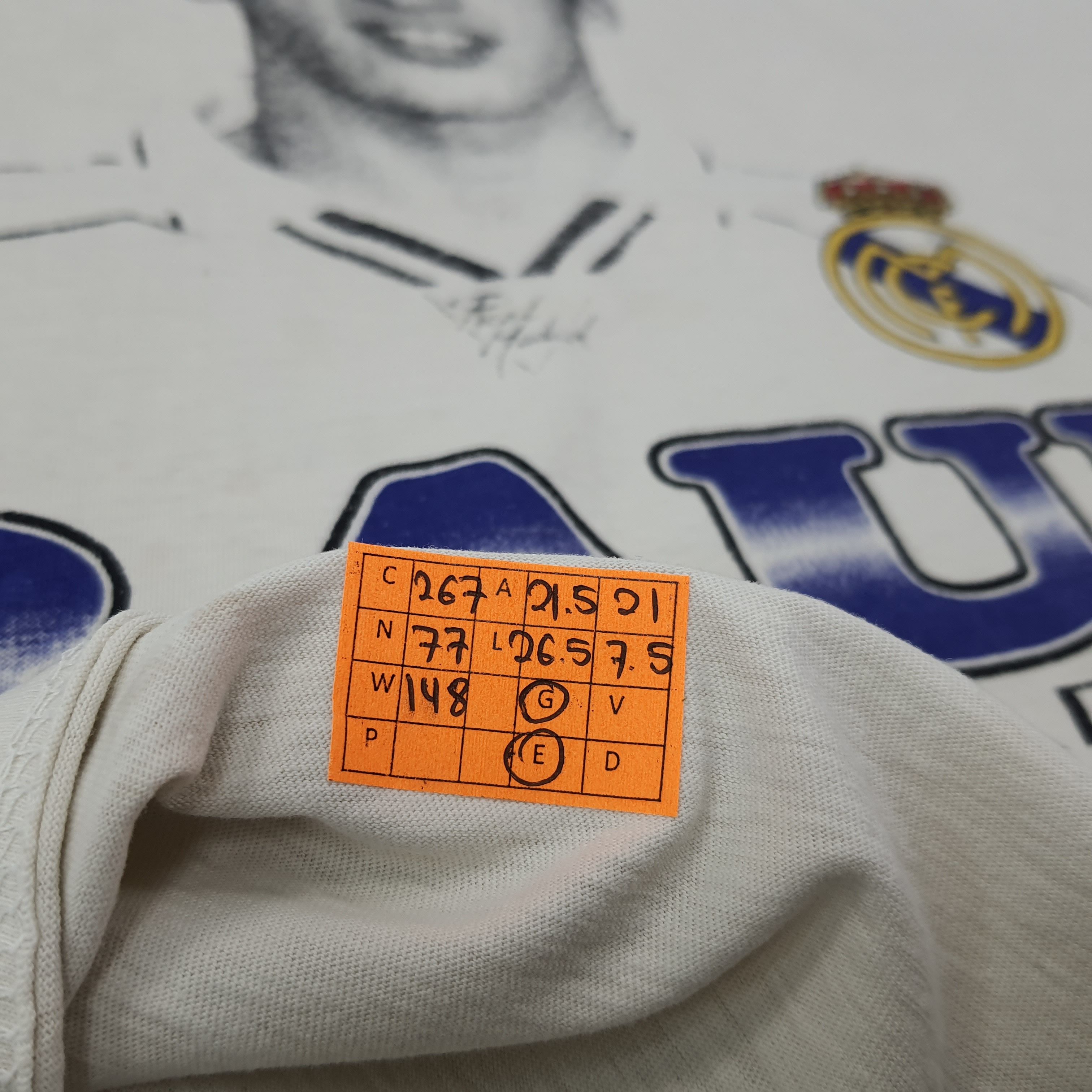 Vintage Vintage RAUL Real Madrid Soccer Tshirt C267N77 Size US L / EU 52-54 / 3 - 6 Thumbnail