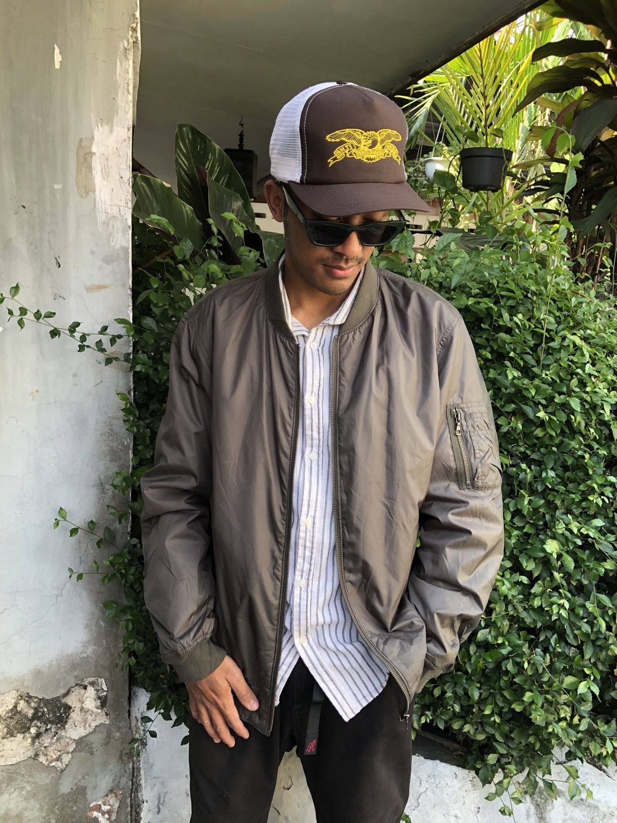 Uniqlo UNIQLO BOMBER TYPE MA1 Size US L / EU 52-54 / 3 - 3 Thumbnail