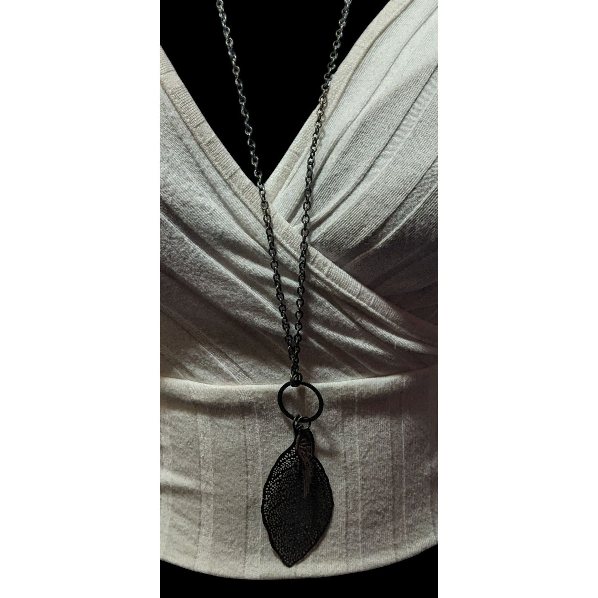 Other Antiqued Gold Tone Floral Wing Charm Pendant Necklace Size ONE SIZE - 4 Thumbnail