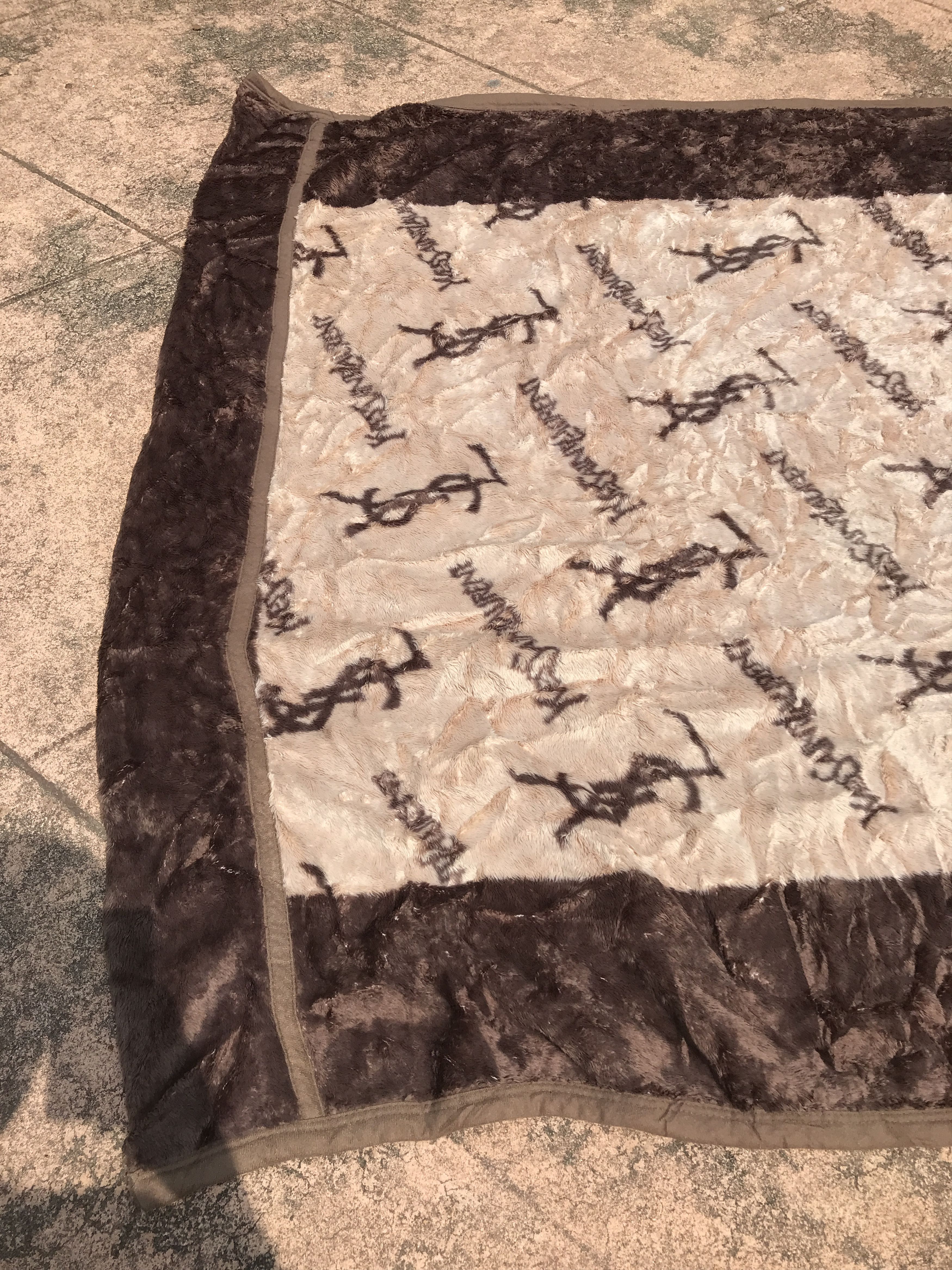 Yves Saint Laurent Yves saint laurent Blanket overprint Size ONE SIZE - 6 Thumbnail
