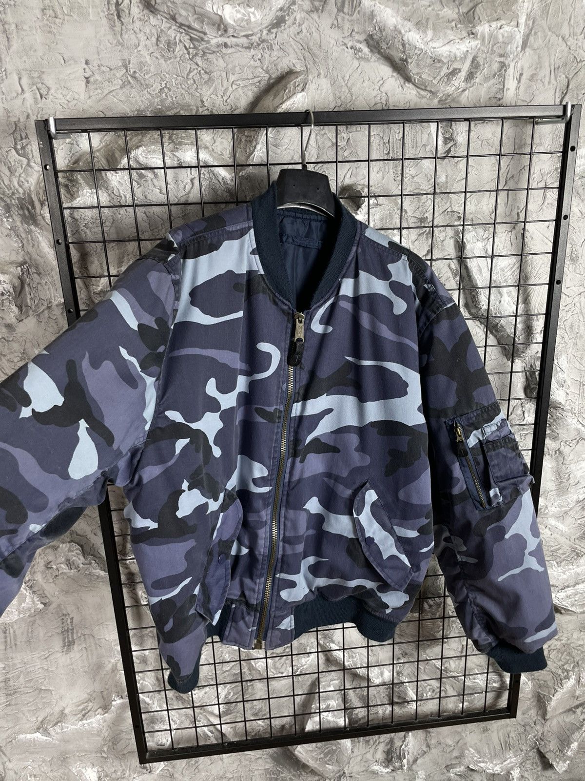 Balenciaga Vintage Reversible Camo /Blue Bomber MA1 Raf Simons Style Size US L / EU 52-54 / 3 - 7 Thumbnail