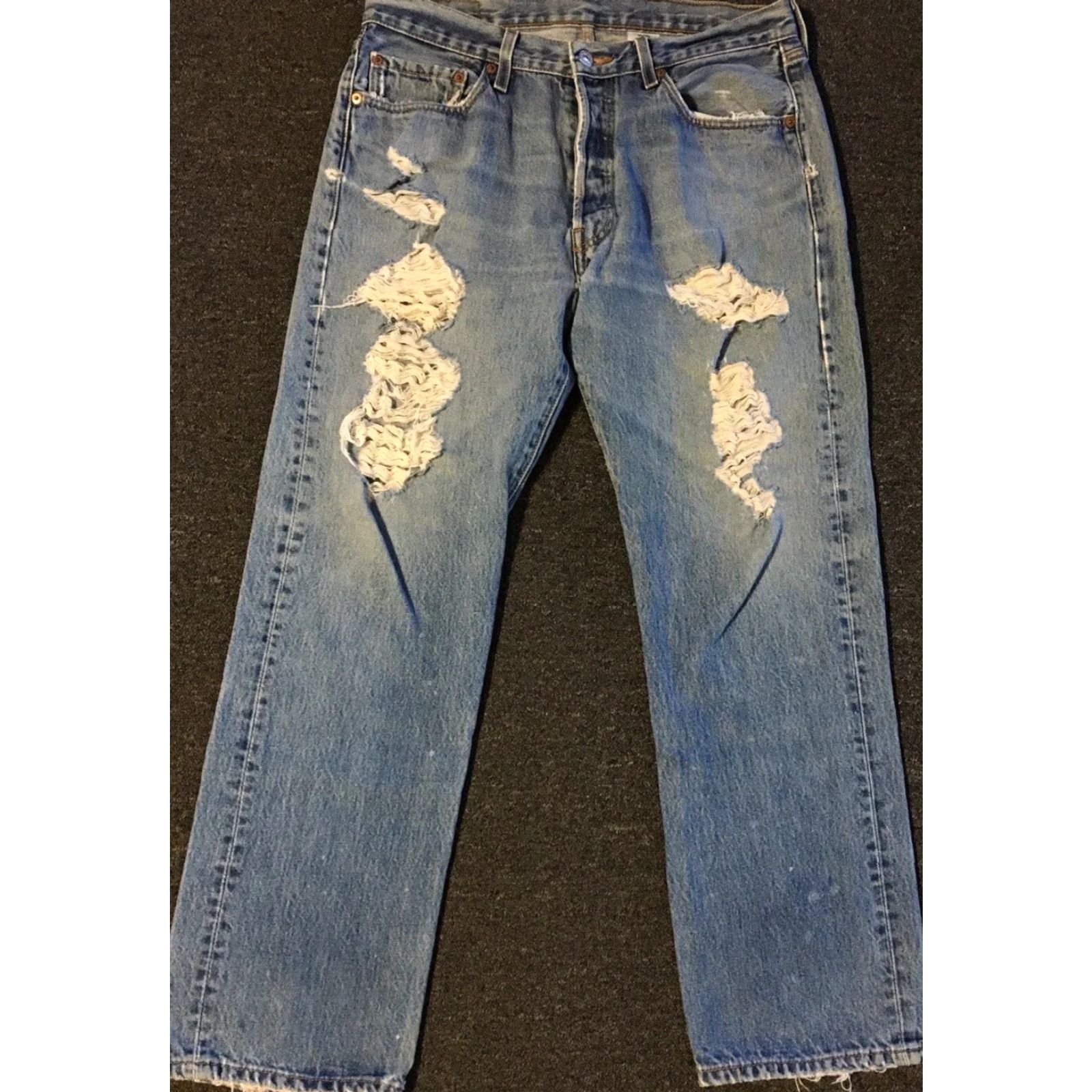 Levi's VINTAGE Levi's 501 Jeans Men 34 Blue Denim Distressed Button Fly Straight 30 In 90s Grunge Punk Western Rock Band USA 80s 90s Jeans Mens Size US 34 / EU 50 - 2 Thumbnail