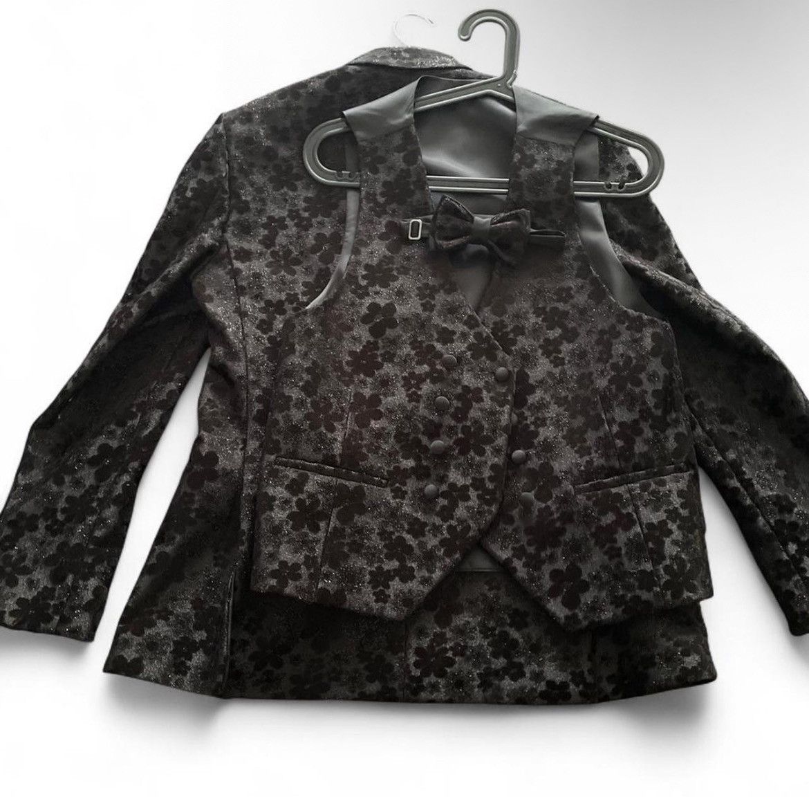 Versini Black Flower, Vercini Floral Elegance Tuxedo Size 46R - 3 Thumbnail