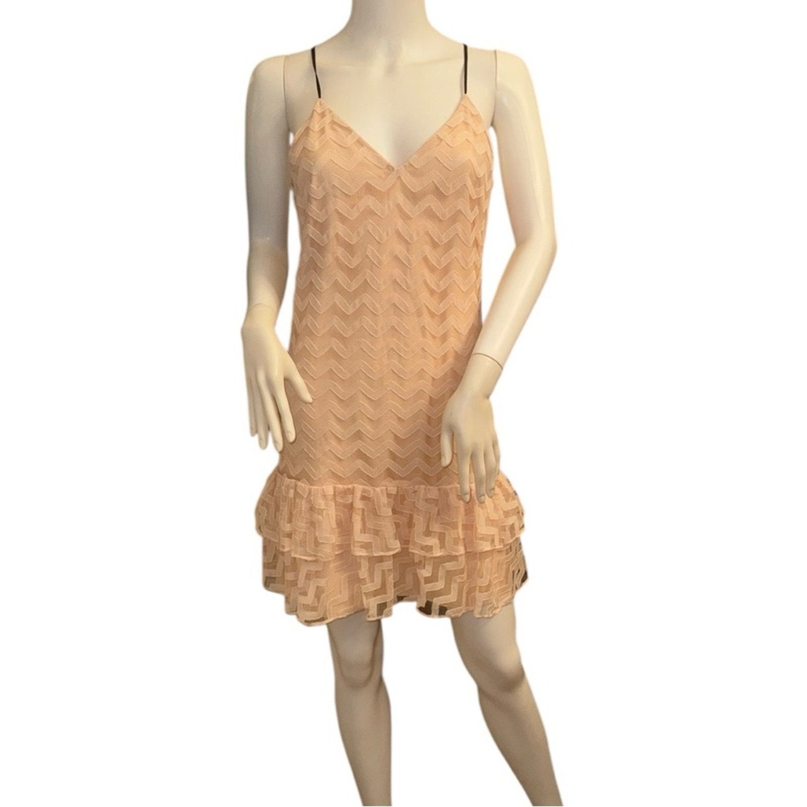 MILLY Milly Peach Lace Chevron Ruffle Mini Dress Size 2 Size XS / US 0-2 / IT 36-38 - 1 Thumbnail