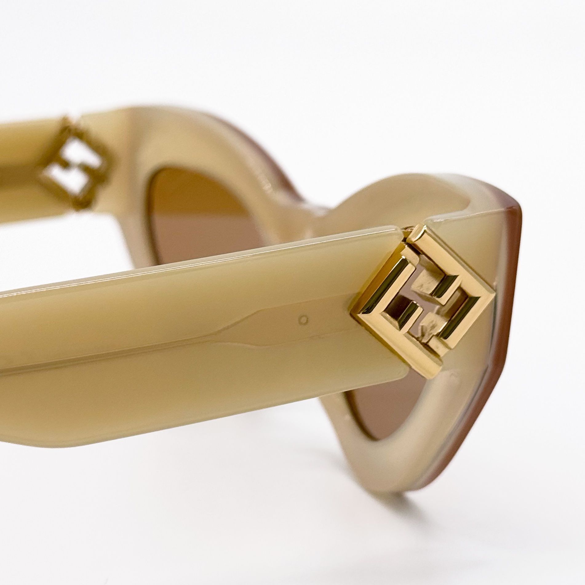 Fendi NEW FENDI SUNGLASSES FE40146I 57E BEIGE WOMEN EYEWEAR Size ONE SIZE - 7 Thumbnail