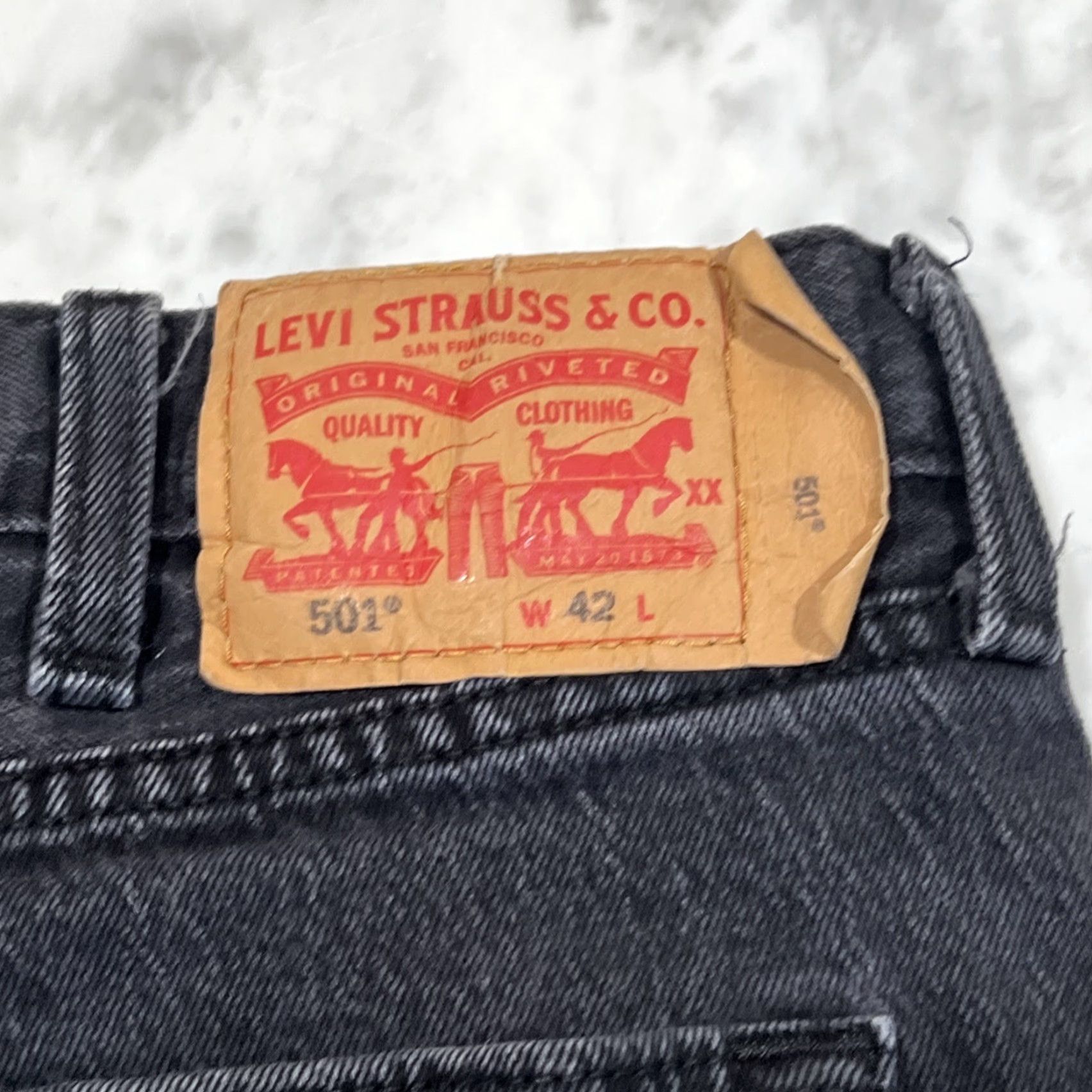 Levi's Levi's 501 Shorts Mens 42 Denim Black Button Fly Inseam 8-9 in 90s Chino American Outdoor Casual Size US 42 / EU 58 - 7 Thumbnail