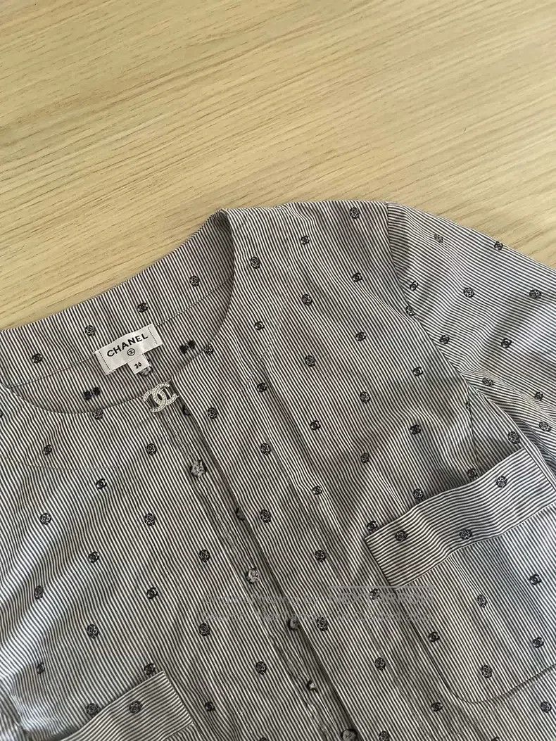 Chanel Chanel 24p small grey shirt Size XS / US 0-2 / IT 36-38 - 4 Thumbnail