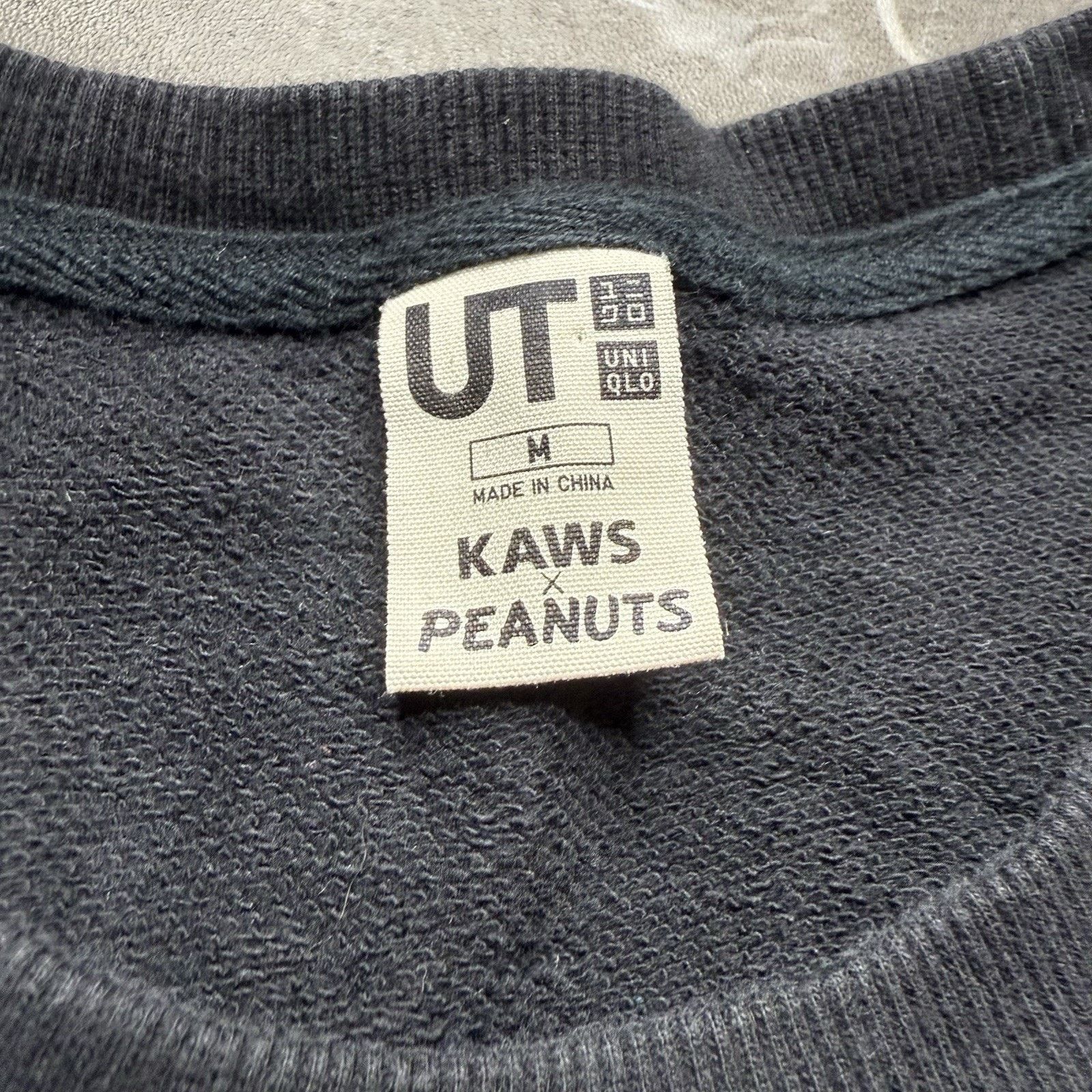 Uniqlo Uniqlo KAWS Peanuts Snoopy Sweatshirt Men’s Medium Black UT Size US M / EU 48-50 / 2 - 4 Thumbnail
