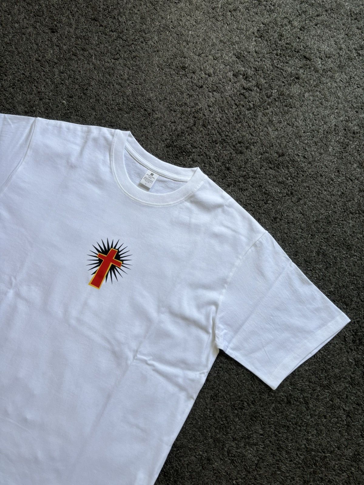 Vintage Vintage red cross Jesus Christian heavyweight white tee Size US M / EU 48-50 / 2 - 3 Thumbnail