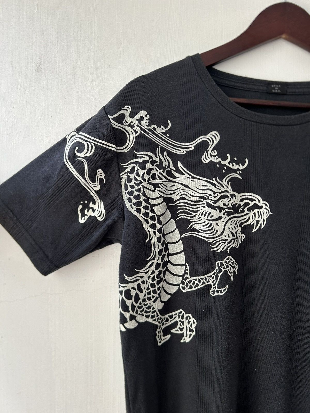 Avirex Vintage 2000s Avirex USA Dragon Graphic Tee Size US XL / EU 56 / 4 - 3 Thumbnail