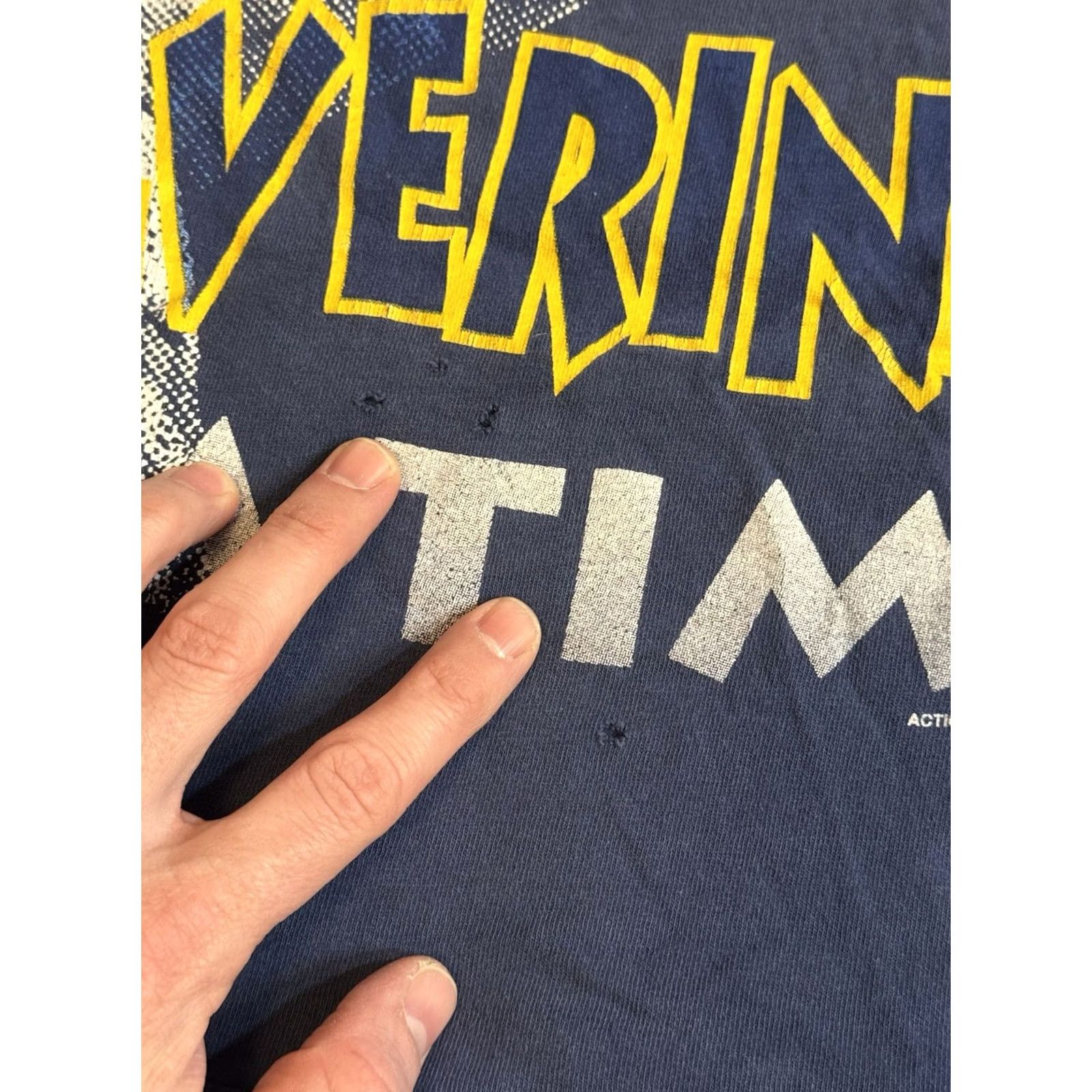 Vintage VINTAGE 90s University Of Michigan Wolverines Basketball T Shirt L Blue Cotton Graphic Print Crew Neck Men Size US L / EU 52-54 / 3 - 4 Thumbnail