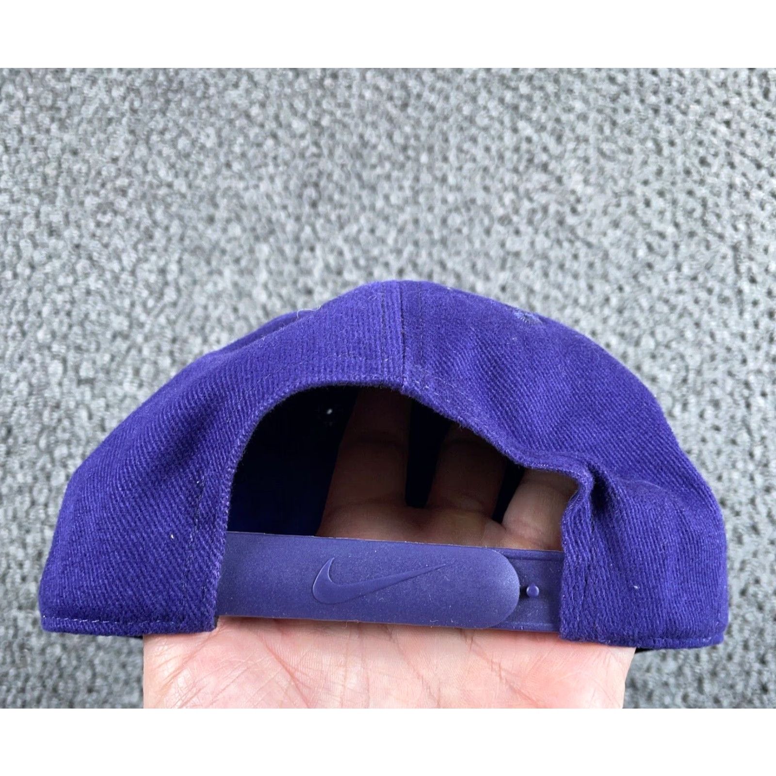Nike VINTAGE Nike Embroidered Swoosh Snapback Hat Adult One Size Purple Yellow 90s White Tag Mens Snapback Hat Retro 90s Nike Embroidered Swoosh Hat Size ONE SIZE - 4 Thumbnail