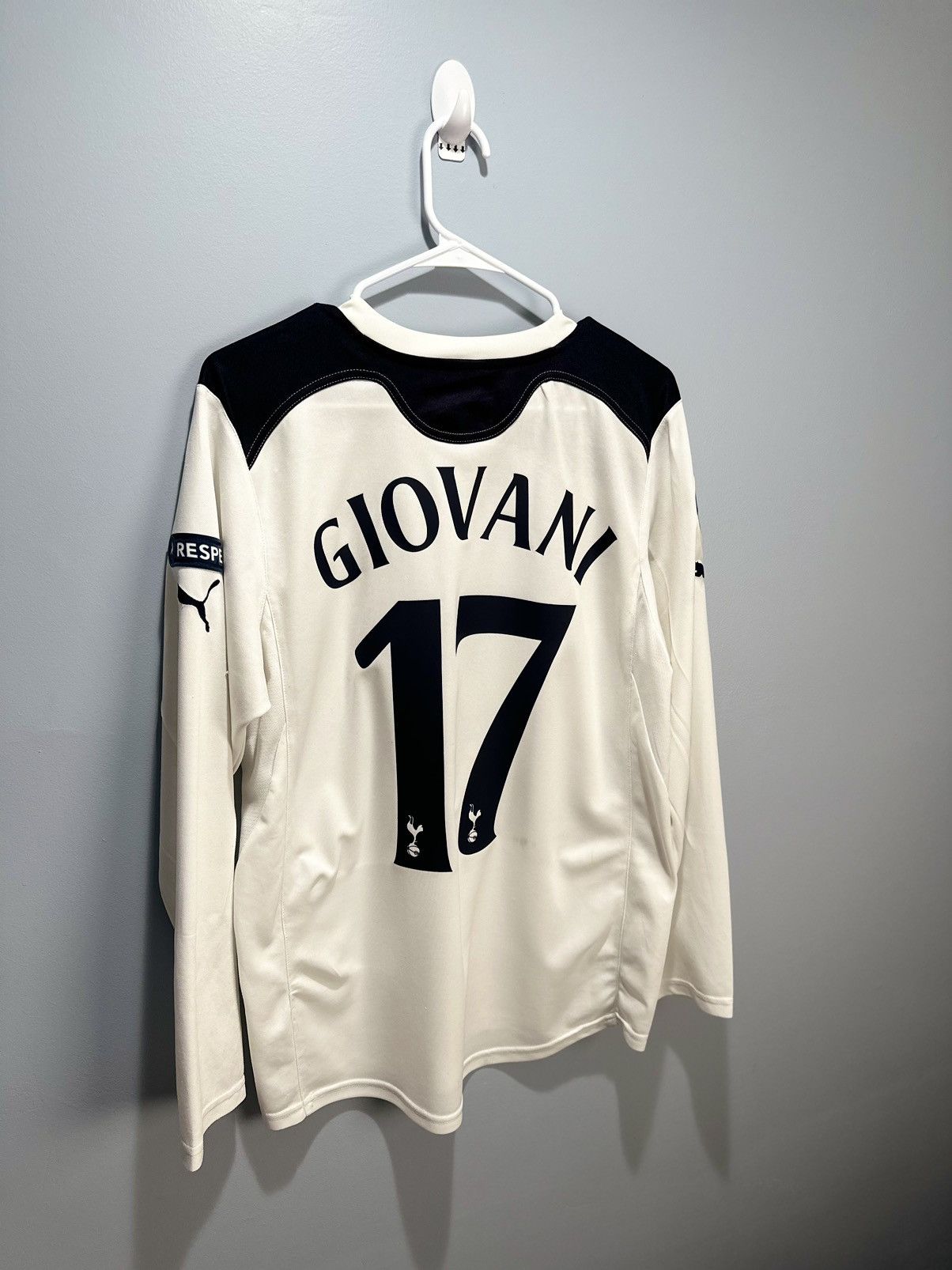 image of Puma x Soccer Jersey Original Spurs Giovani Dos Santos 2010/11 Home Soccer Jersey in White (Size Sm