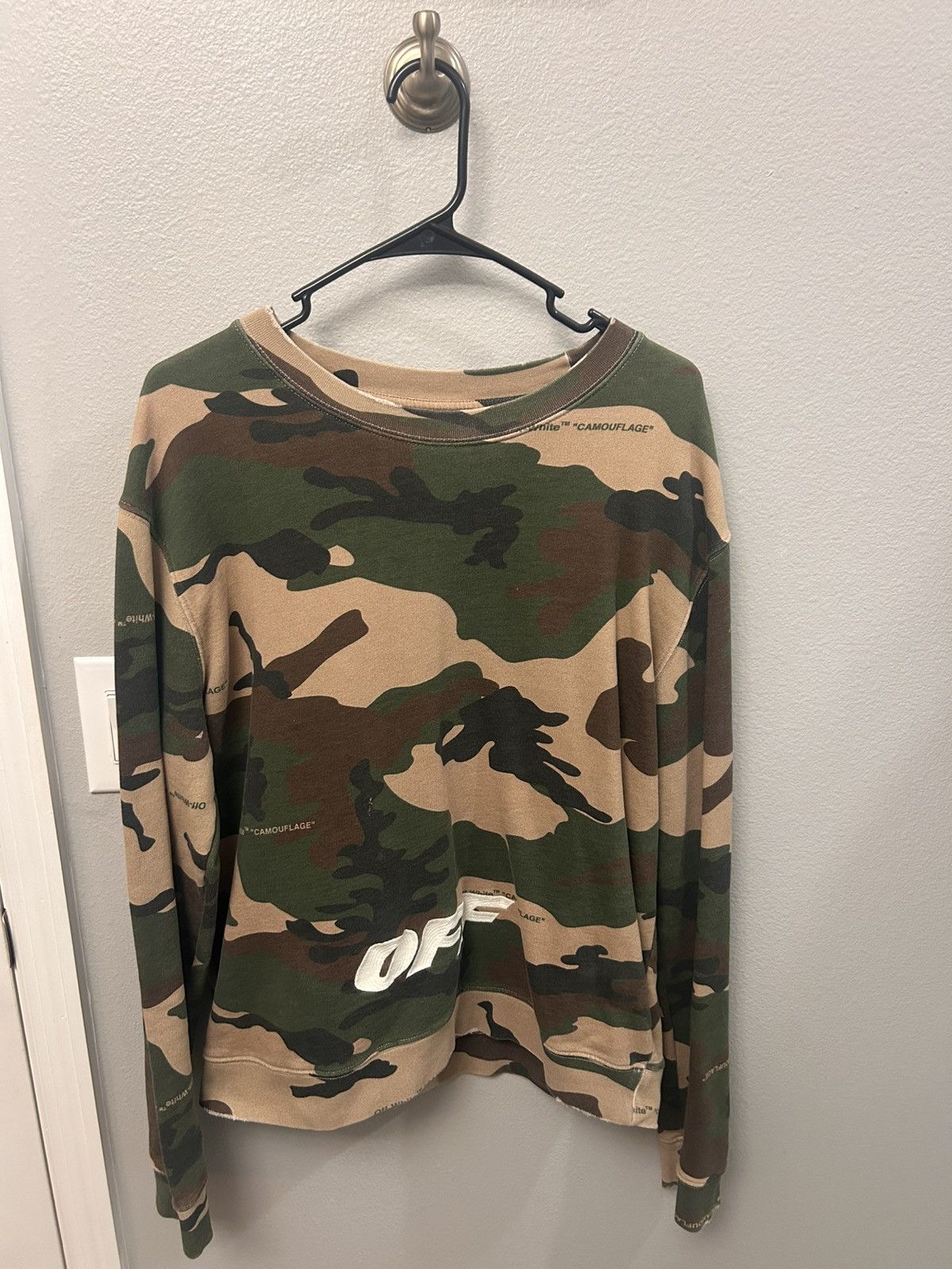 Off-White Off-White Virgil Abloh Camouflage Crewneck Sweatshirt XL Size US XL / EU 56 / 4 - 2 Thumbnail