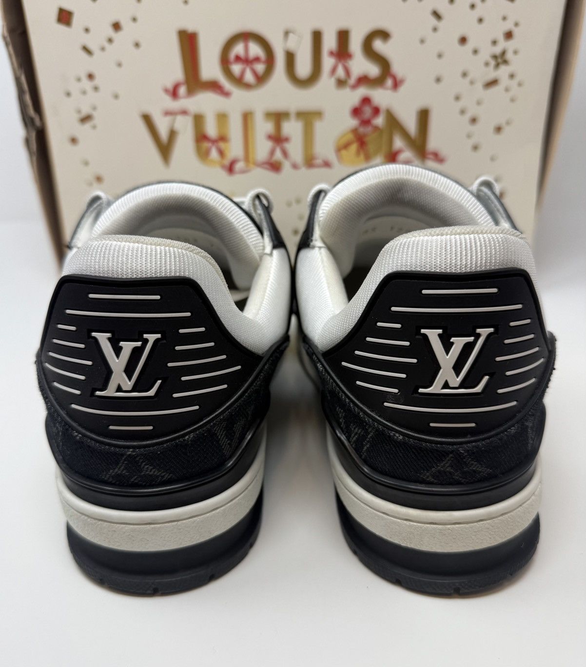 Louis Vuitton Louis Vuitton Trainer Sneaker Black/White Size US 9 / EU 42 - 5 Thumbnail