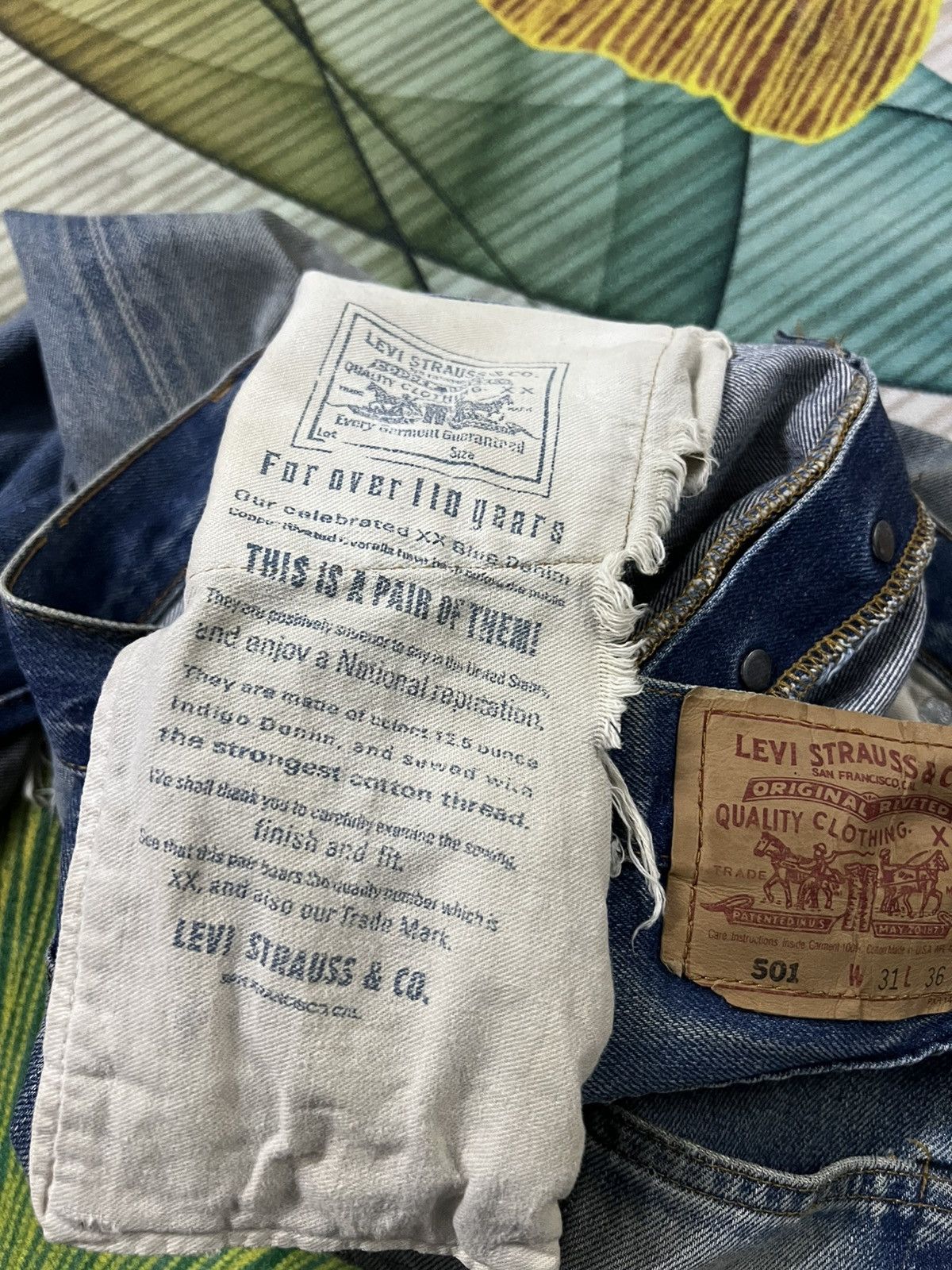Levi's Vintage 1993 Levis 501 E Selvedge Distressed Ripped Jean Size US 29 - 23 Thumbnail