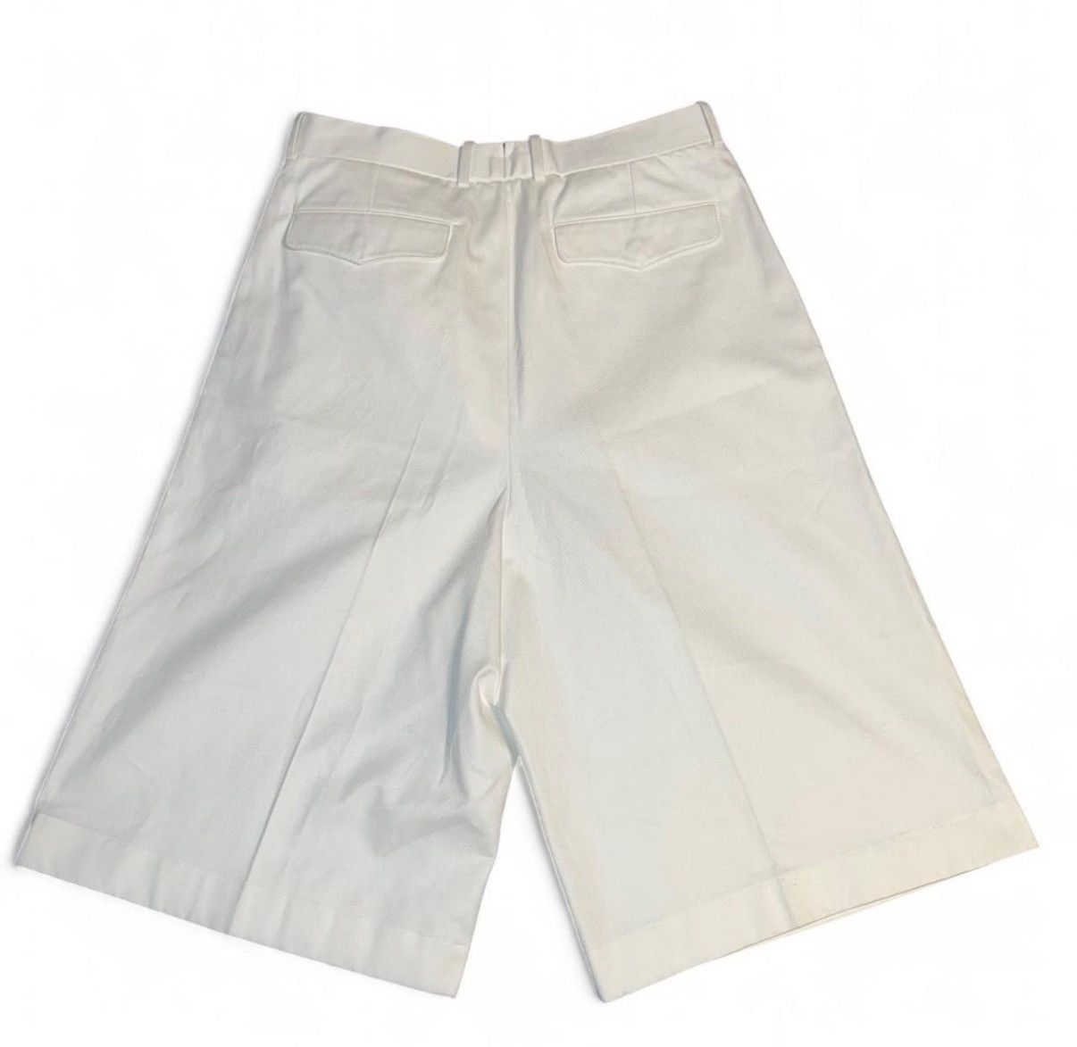 Alexander McQueen Alexander McQueen oversized cream-white pleated shorts Size US 34 / EU 50 - 2 Thumbnail