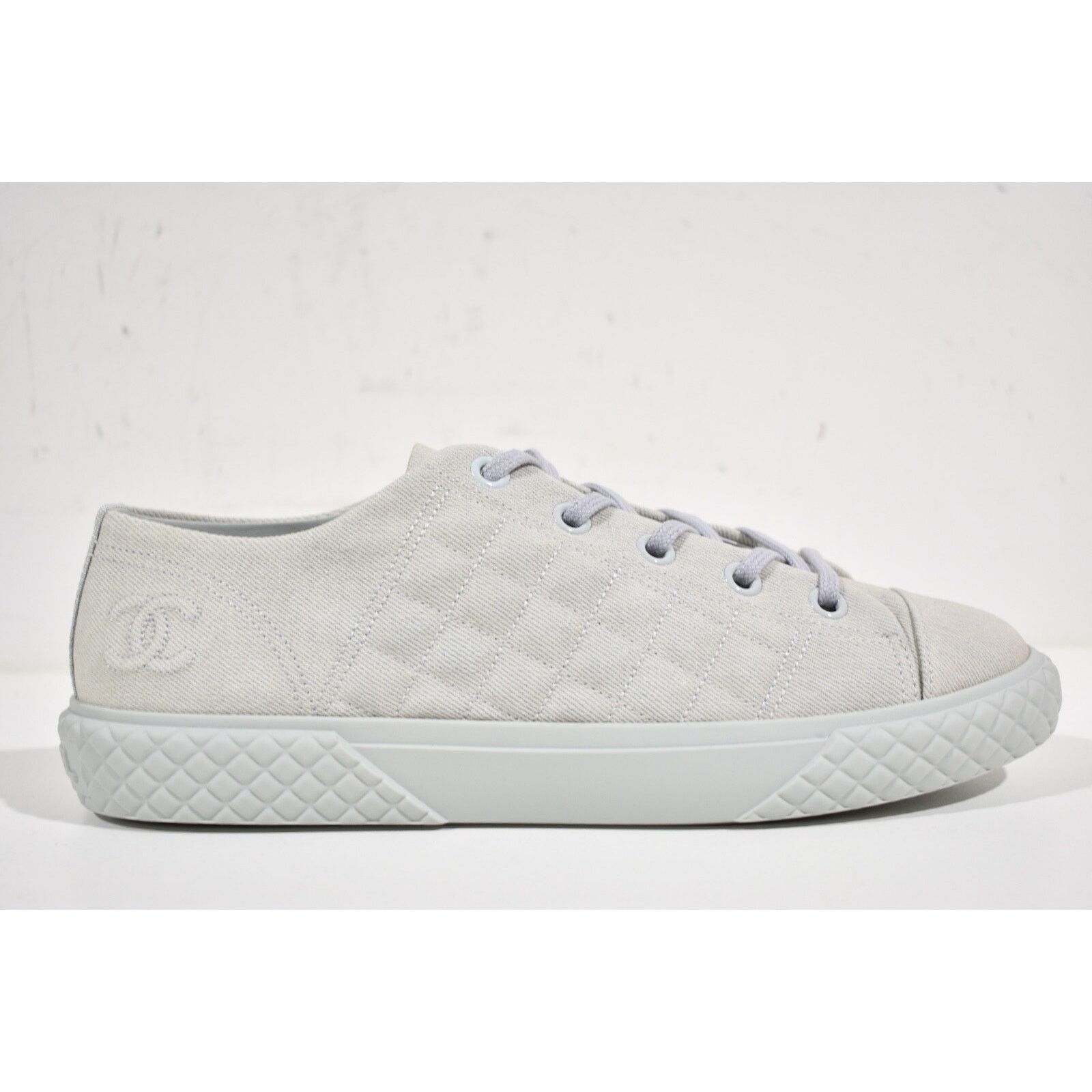 Chanel 22C Denim CC Logo Low Top Flat Runner Trainer Sneaker 39 Size US 9 / IT 39 - 2 Thumbnail