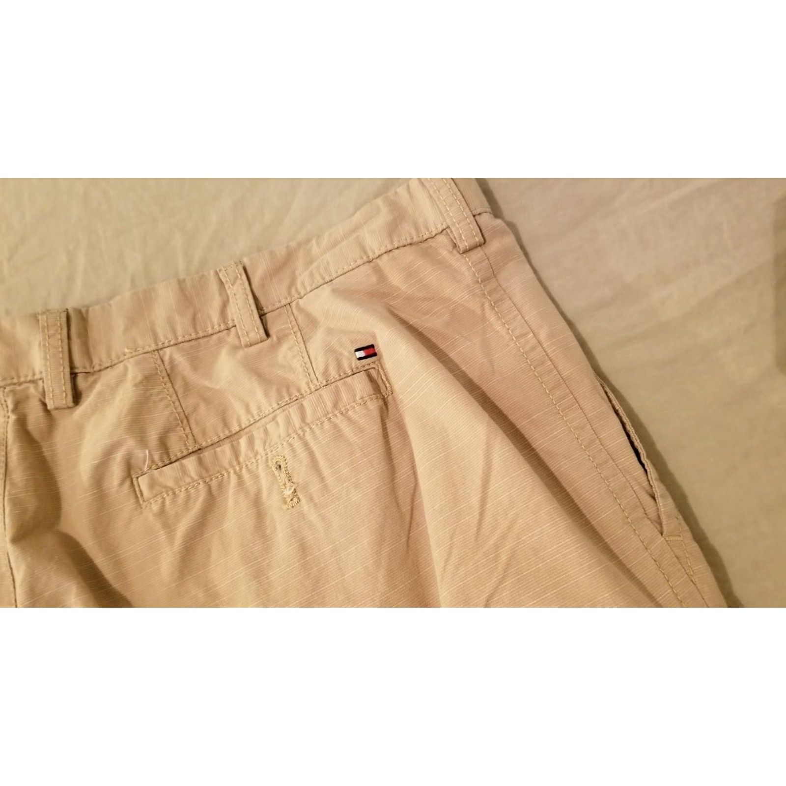 Tommy Hilfiger Tommy Hilfiger Shorts 42 Cotton Chino Mens Beige Regular Size 42 Clothing Shorts Mens Beige Cotton Chino Tommy Hilfiger 42 Size US 42 / EU 58 - 2 Thumbnail