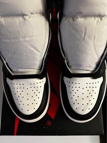 Nike Jordan 1 Mocha Size US 8 / EU 41 - 2 Thumbnail