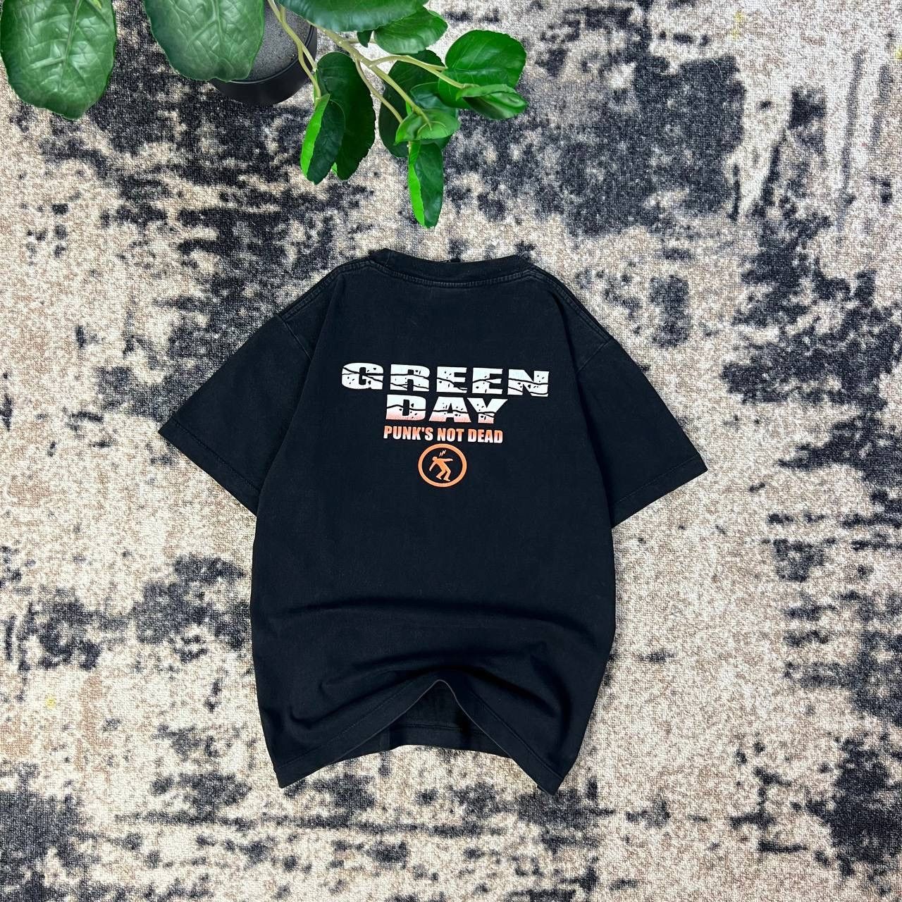 Band Tees Green Day Vintage Y2K Two-Sides Logo Rock Band T-Shirt 1TS70 Size US S / EU 44-46 / 1 - 2 Thumbnail
