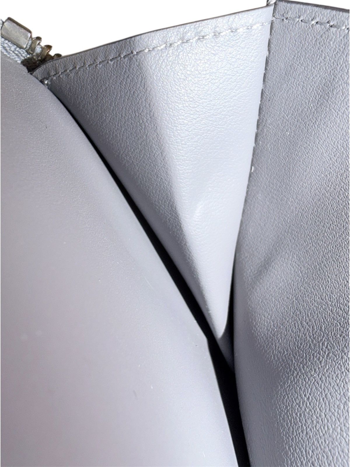 Louis Vuitton Louis Vuitton 2D Silver Metallic Mirror Zippy Long Wallet Size ONE SIZE - 12 Thumbnail