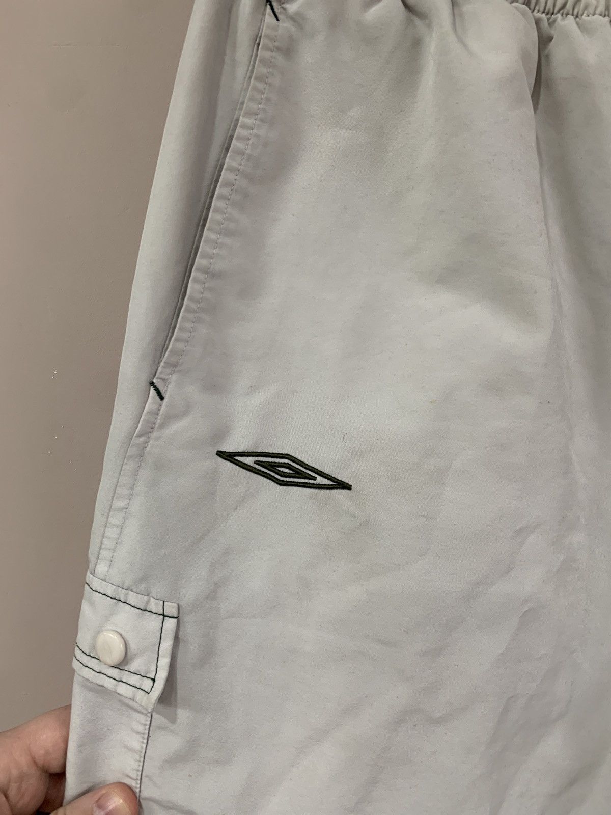 Umbro Vintage Glasgow Celtic Umbro soccer breeches shorts Size US 34 / EU 50 - 5 Thumbnail