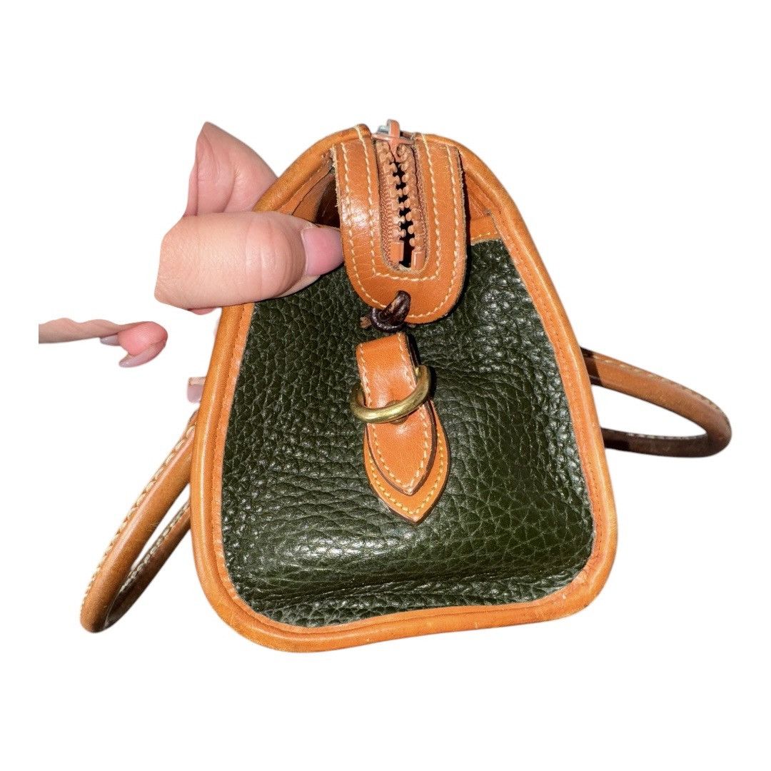 Dooney & Bourke × Vintage Dooney and Bourke Vintage Green and Brown Pebbled Leather Size ONE SIZE - 6 Thumbnail