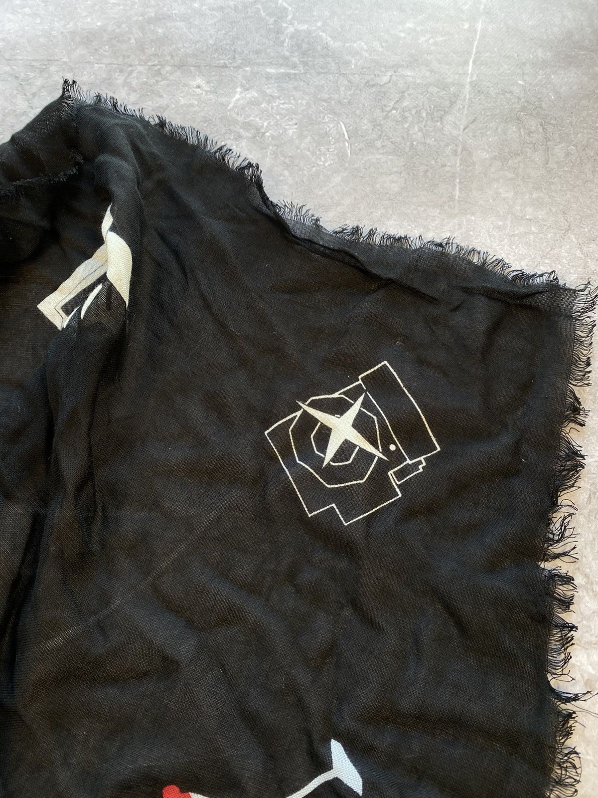 Karl Lagerfeld × Vintage Rare Karl Lagerfeld Paris Multi Logo Scarf Black White Silk Size ONE SIZE - 8 Thumbnail