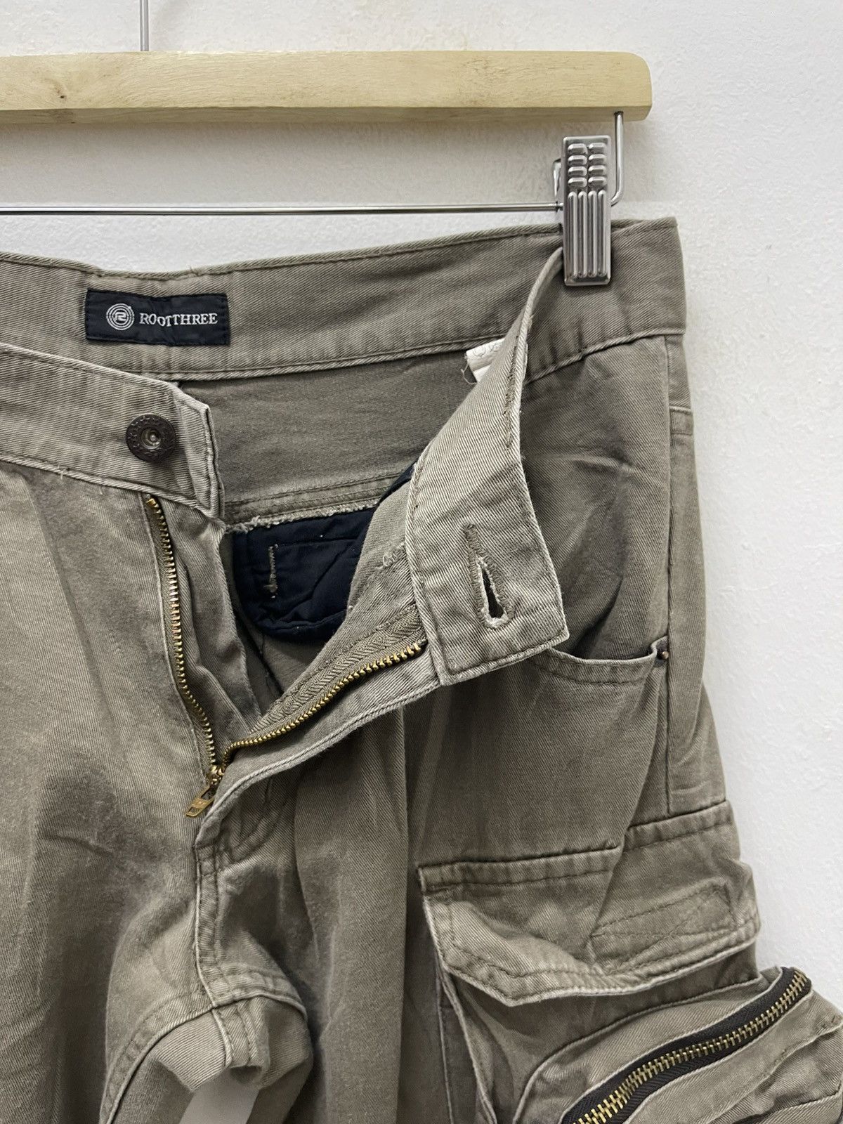 Japanese Brand Rare Vintage ROOT THREE 3D Pocket Flare Cargo Pant Size US 29 - 9 Thumbnail