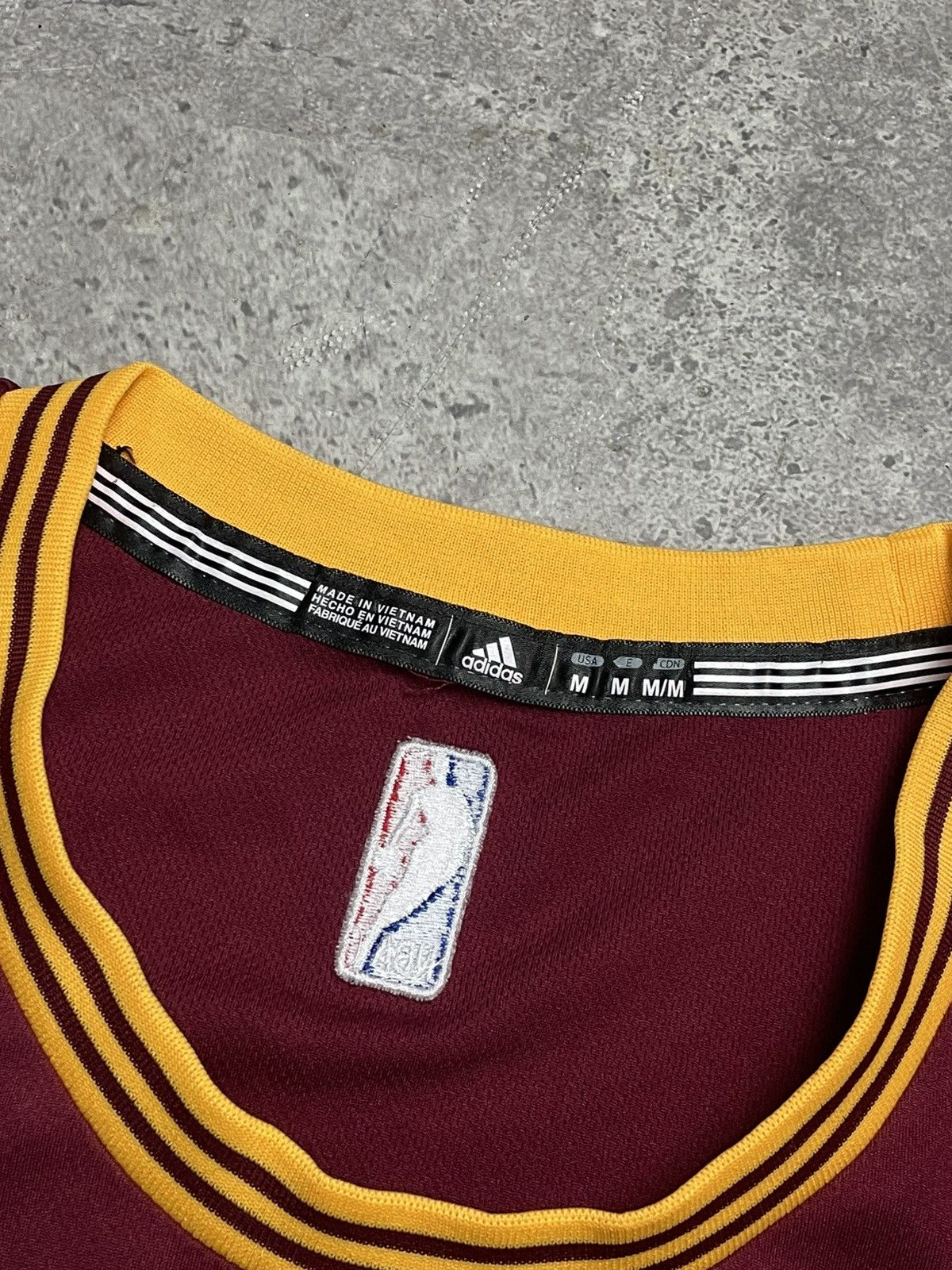 Adidas Vintage NBA Cleveland LeBron James 2016 #23 Jersey Size US M / EU 48-50 / 2 - 6 Thumbnail