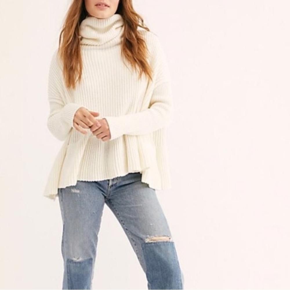Free People Free People cream layered cake cowl neck ribbed oversized Size XS / US 0-2 / IT 36-38 - 5 Thumbnail