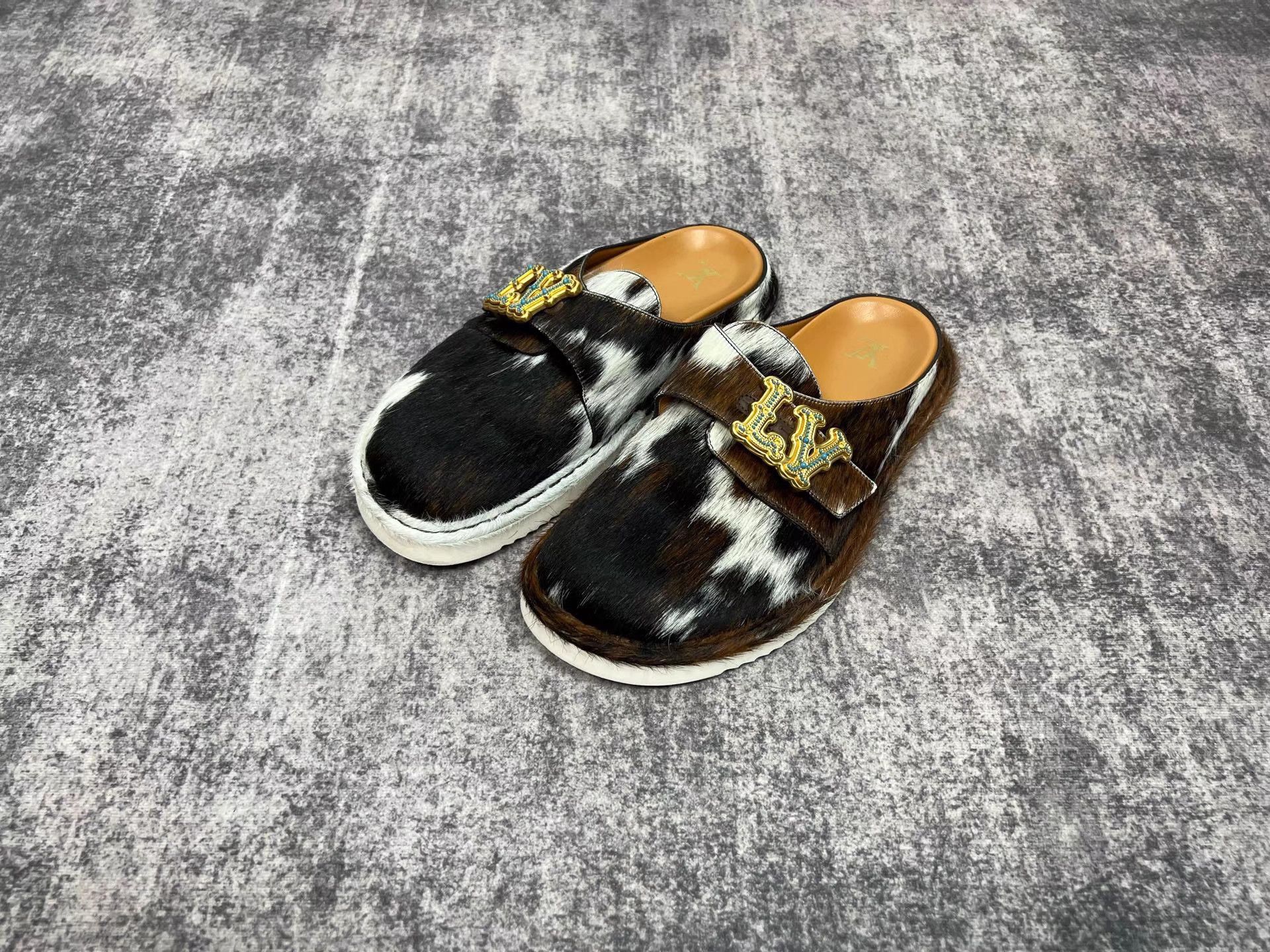 Louis Vuitton LV EASY Suede Birkenstock Slippers K1 Size US 7 / EU 40 - 2 Thumbnail